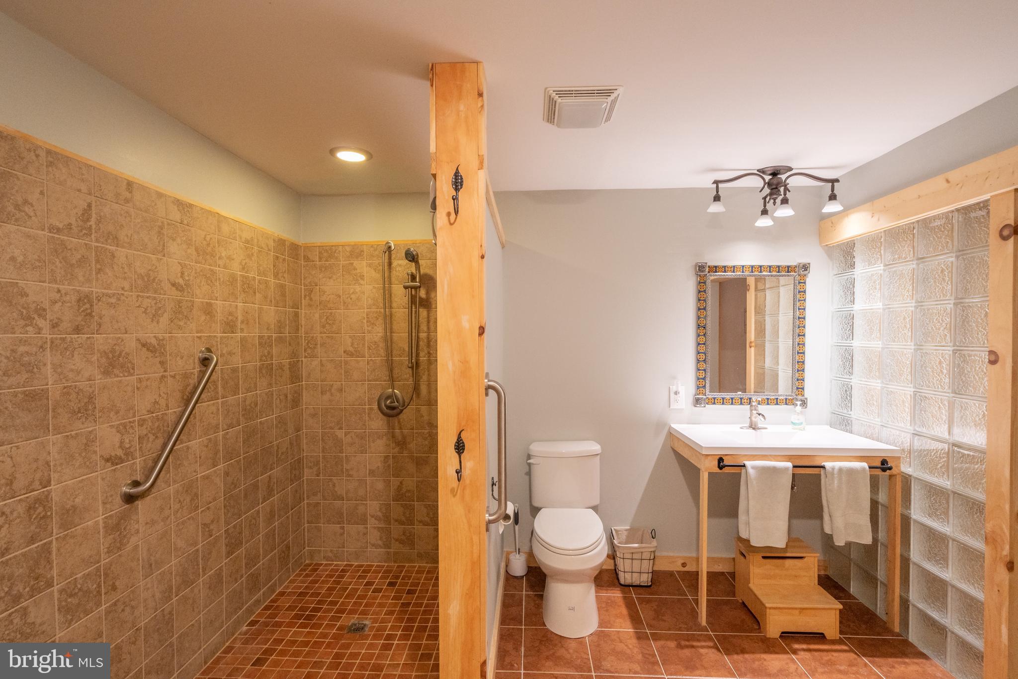 ROUSE MOUNTAIN - Residential