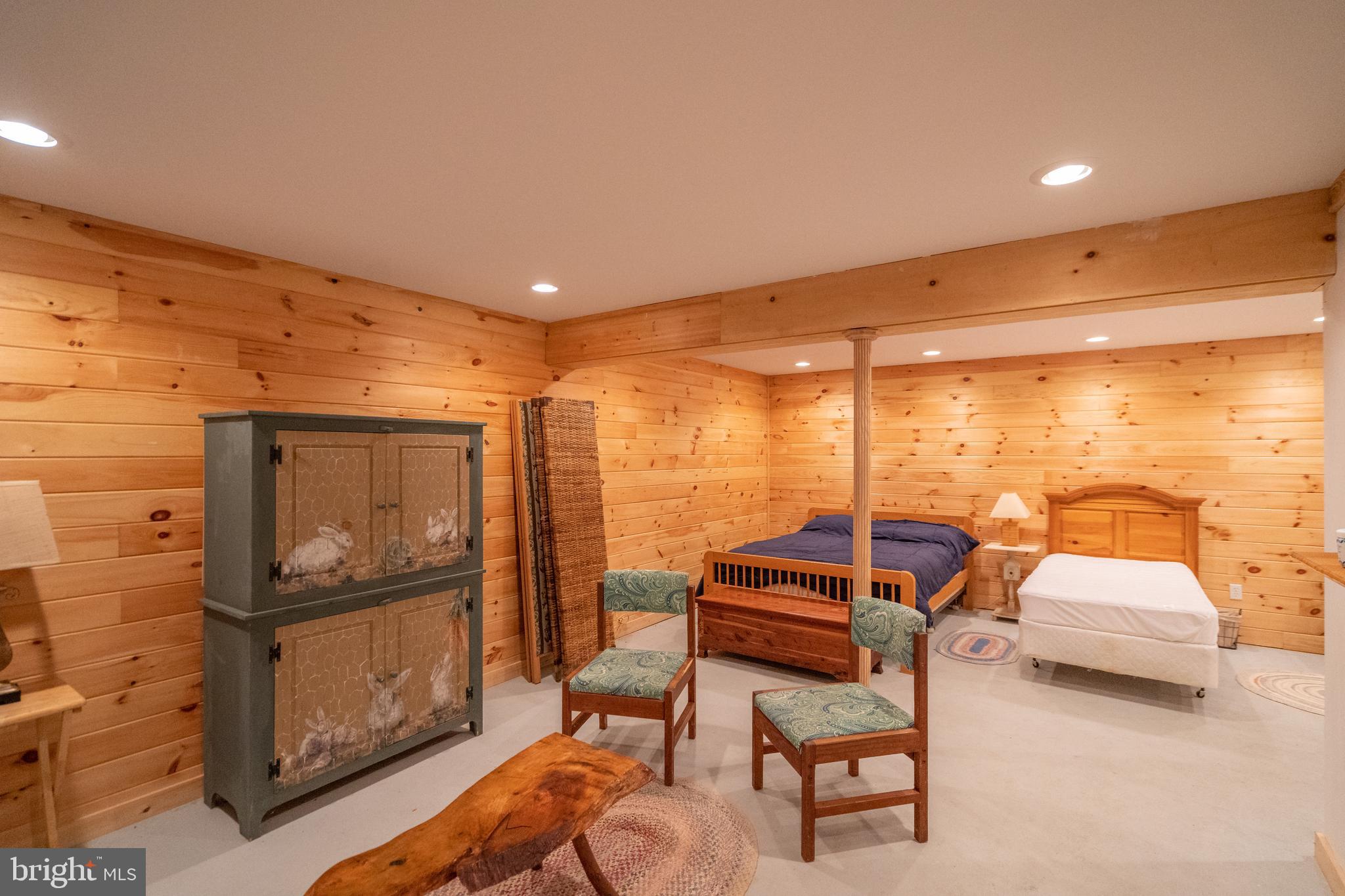 ROUSE MOUNTAIN - Residential