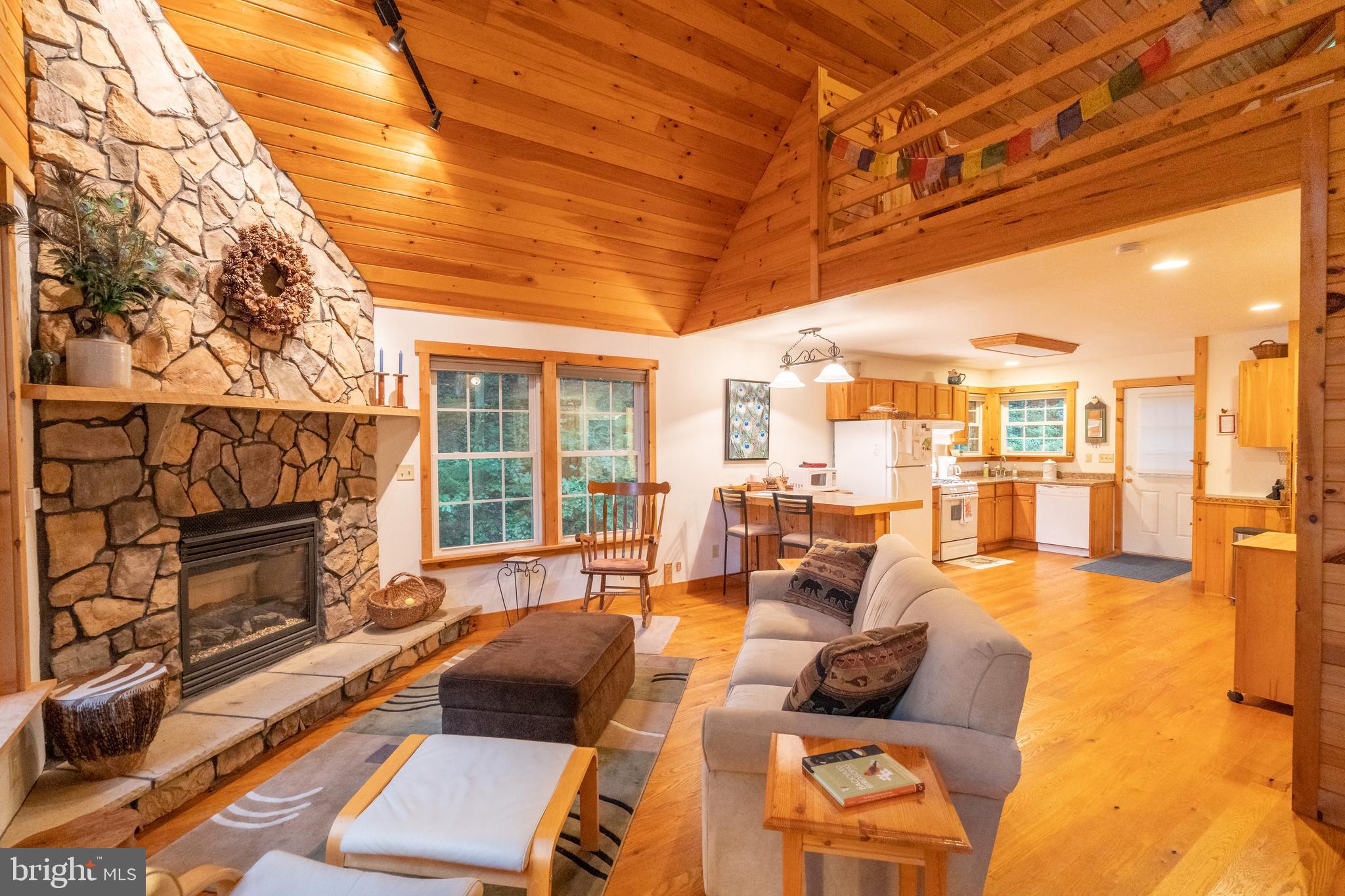 ROUSE MOUNTAIN - Residential