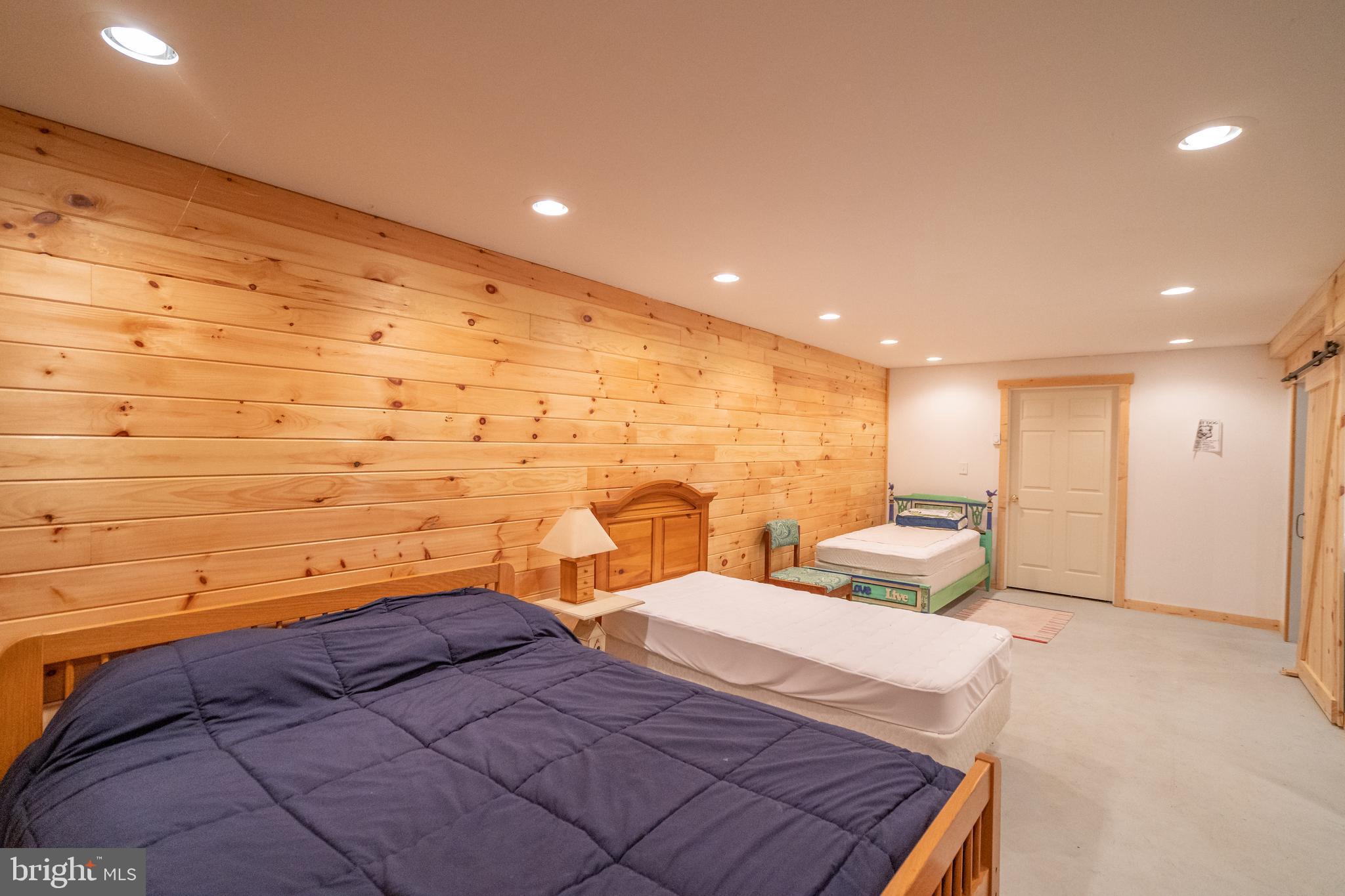 ROUSE MOUNTAIN - Residential