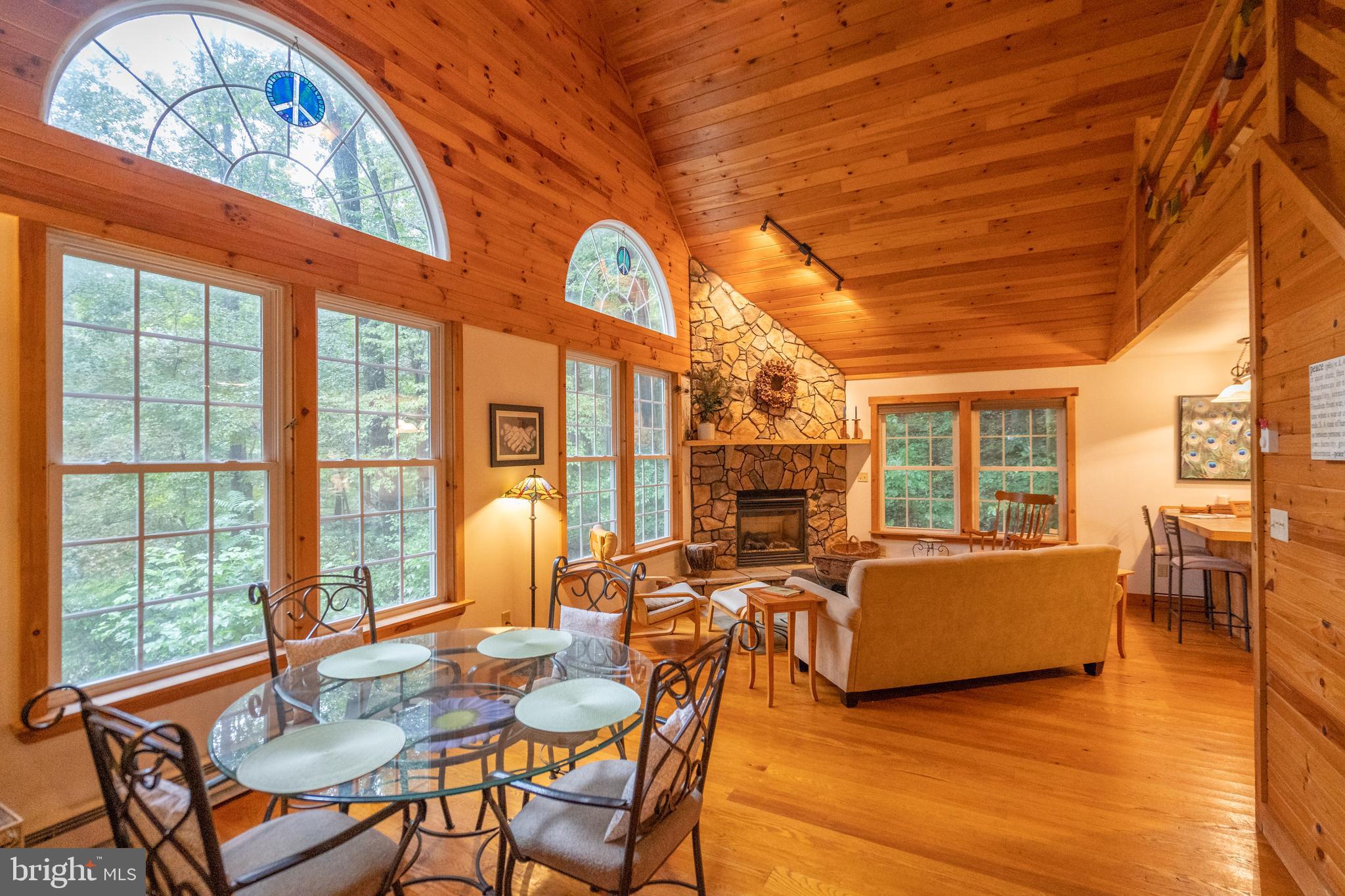 ROUSE MOUNTAIN - Residential