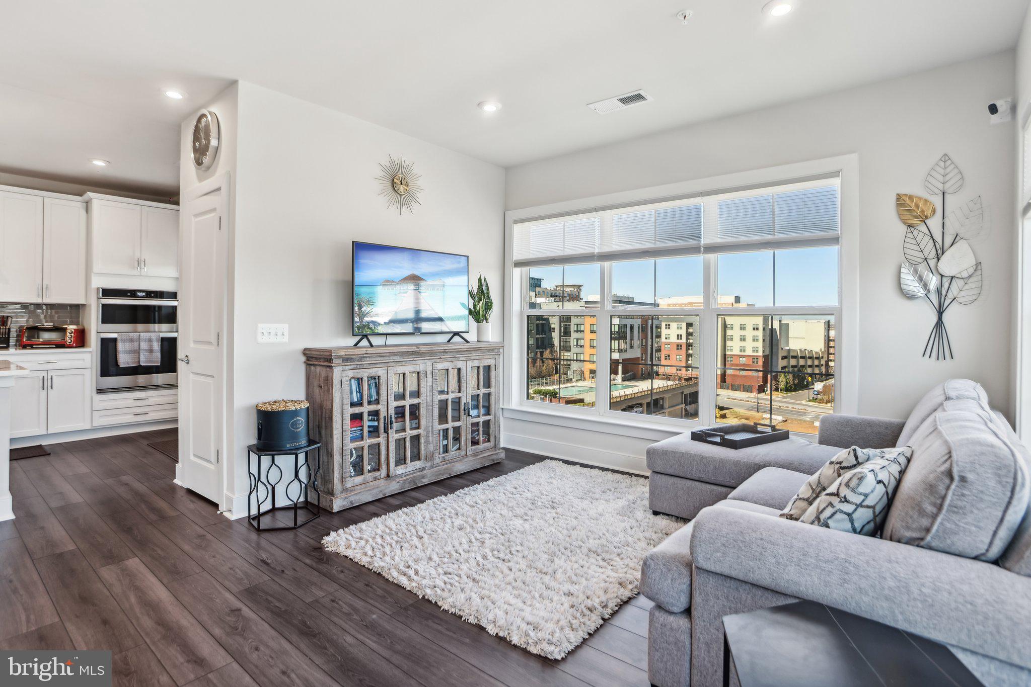 THE FLATS AT NATIONAL HARBOR - Residential