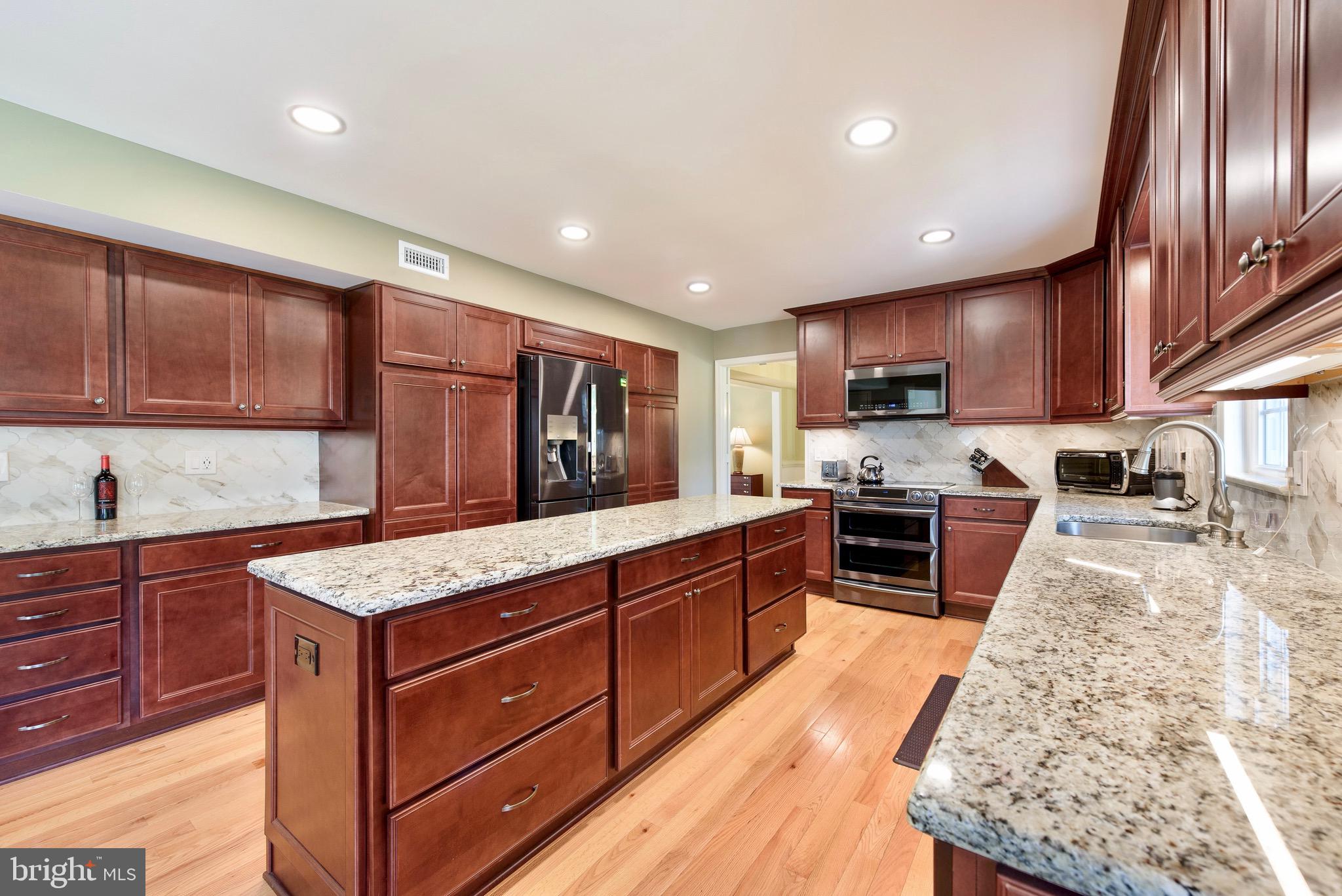 COUNTRYSIDE - Residential