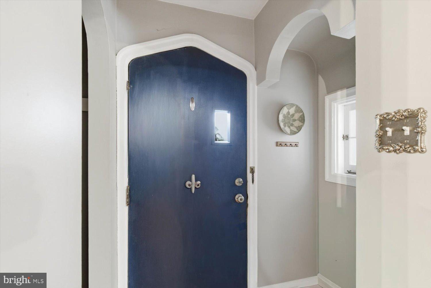 845 PARAMOUNT AVENUE