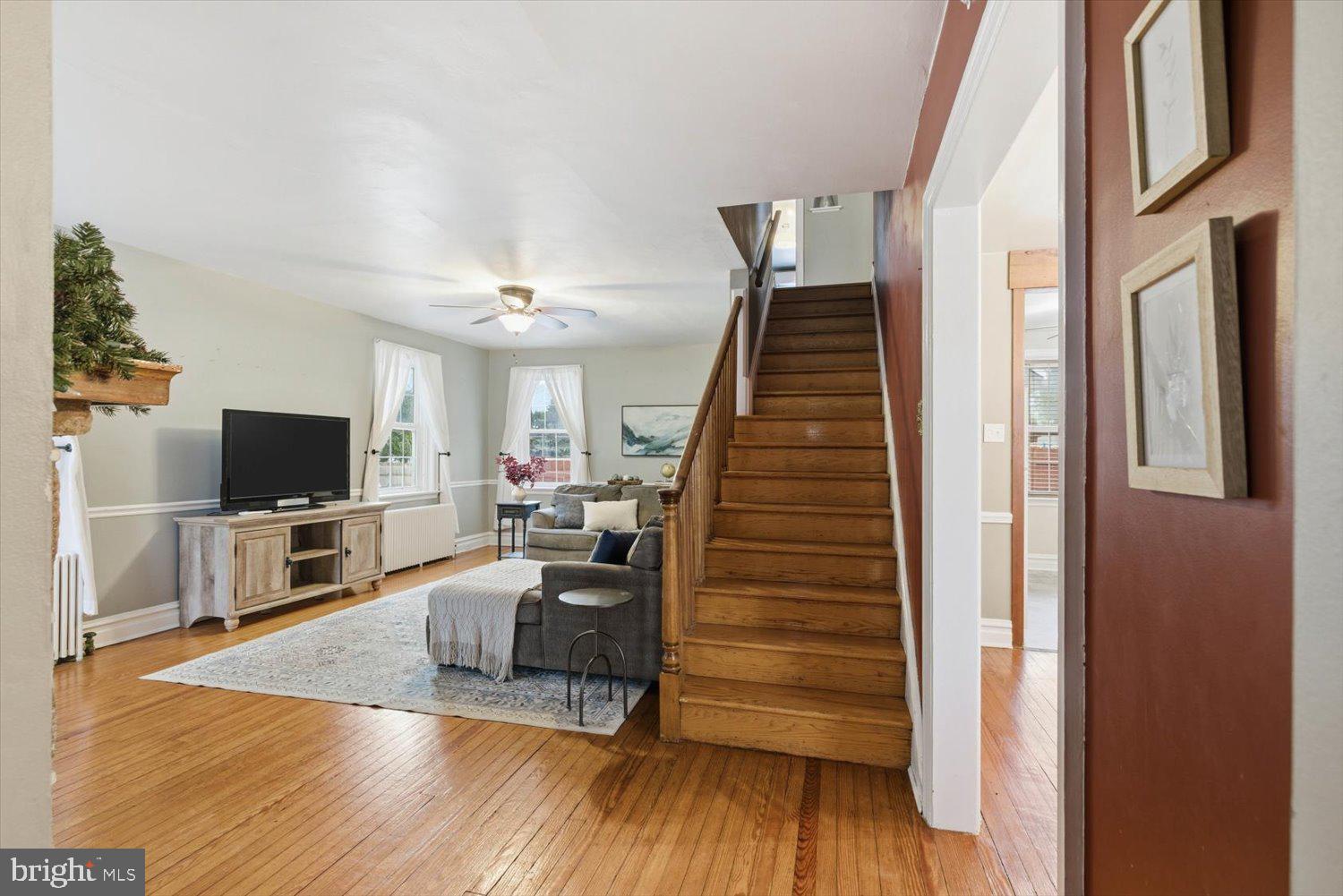 845 PARAMOUNT AVENUE