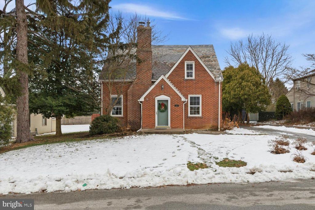 Photo of 845 Paramount Avenue, LANCASTER, PA 17602 (MLS # PALA2079904)