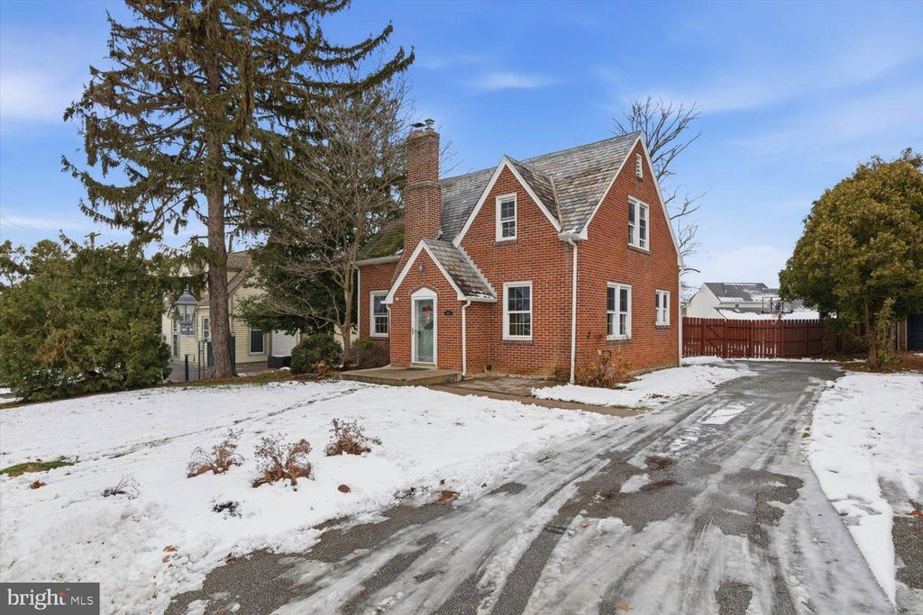 Photo of 845 Paramount Avenue, LANCASTER, PA 17602 (MLS # PALA2079904)