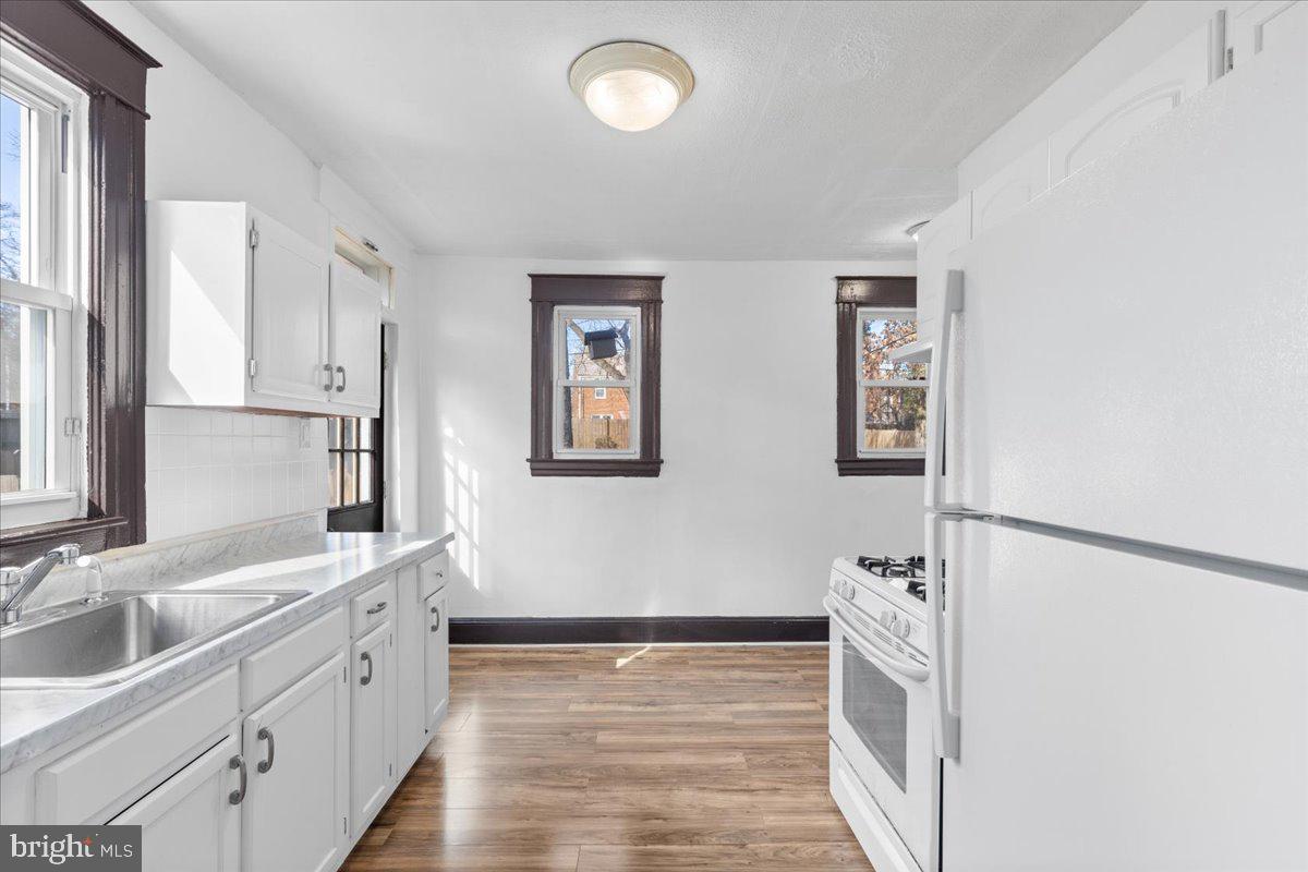 GLEN OAKS - Residential