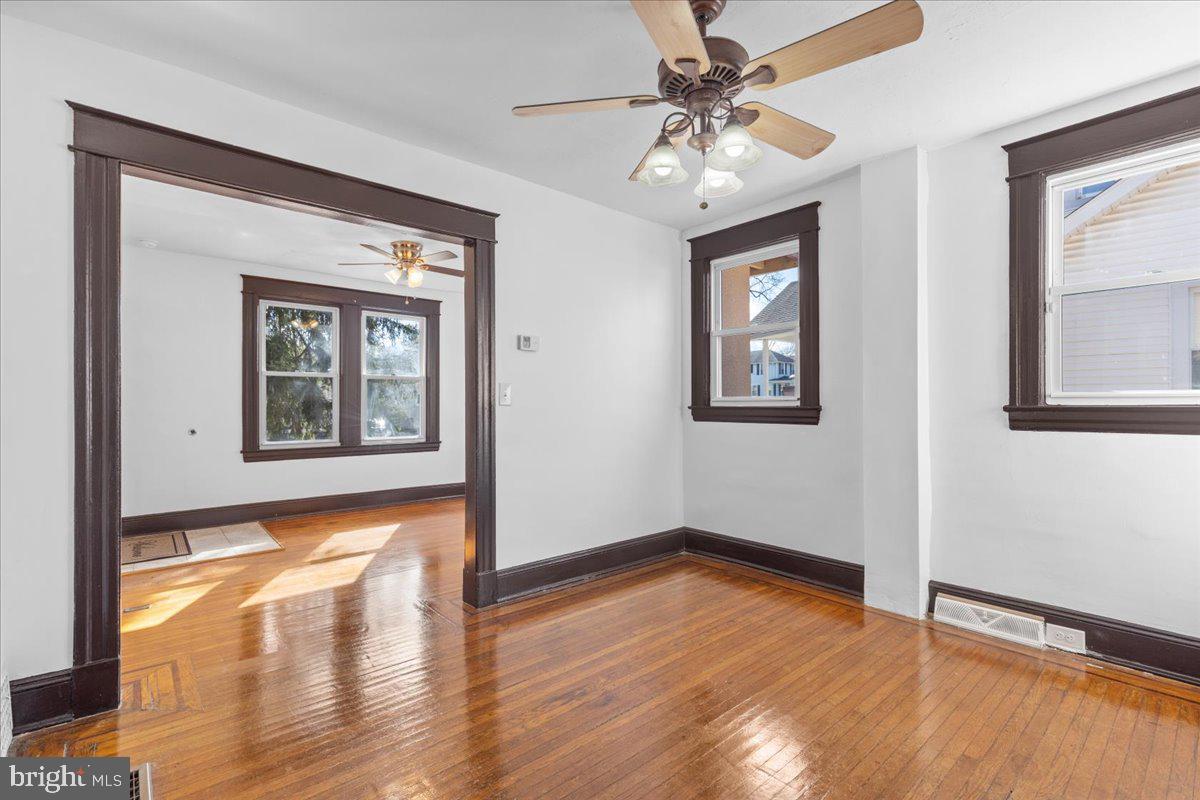 GLEN OAKS - Residential