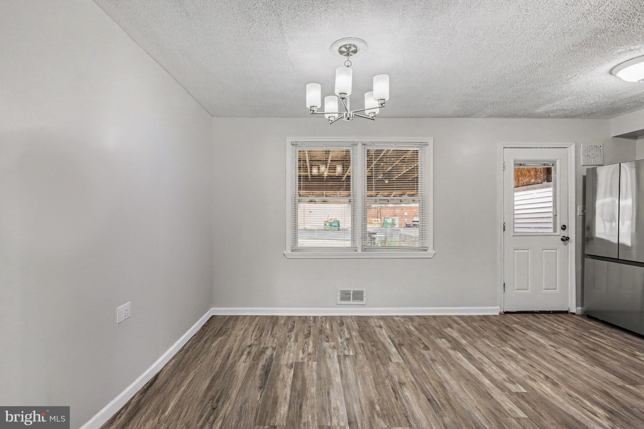 COUNTRY RIDGE - Residential