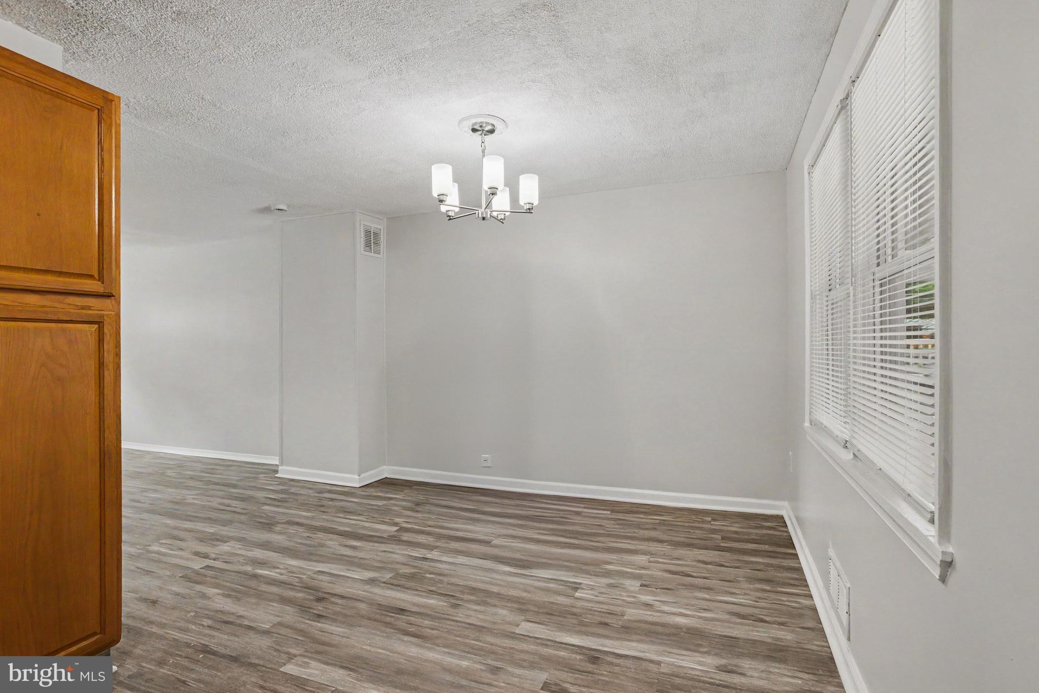 COUNTRY RIDGE - Residential