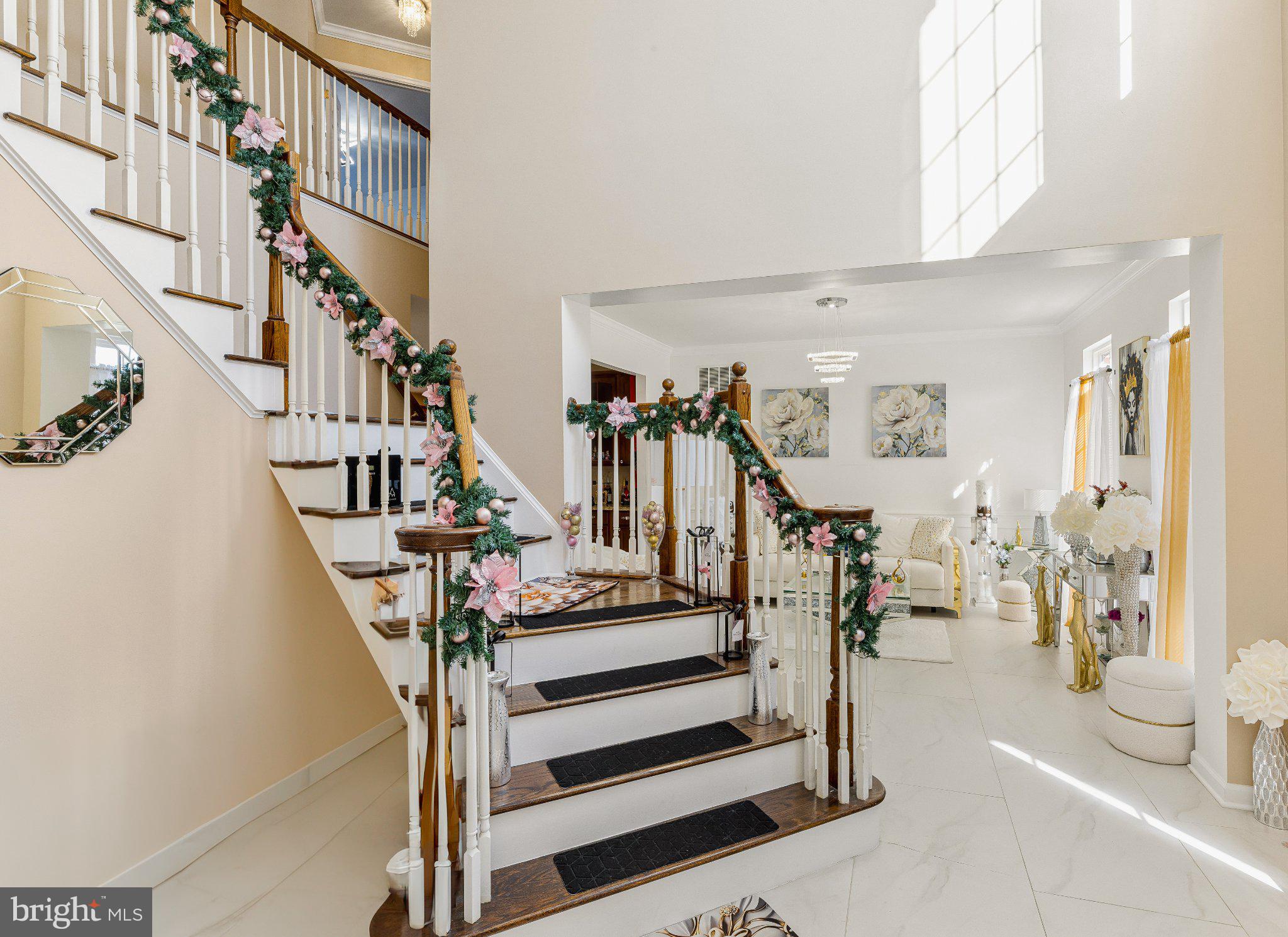 209 BUCKINGHAM COURT
