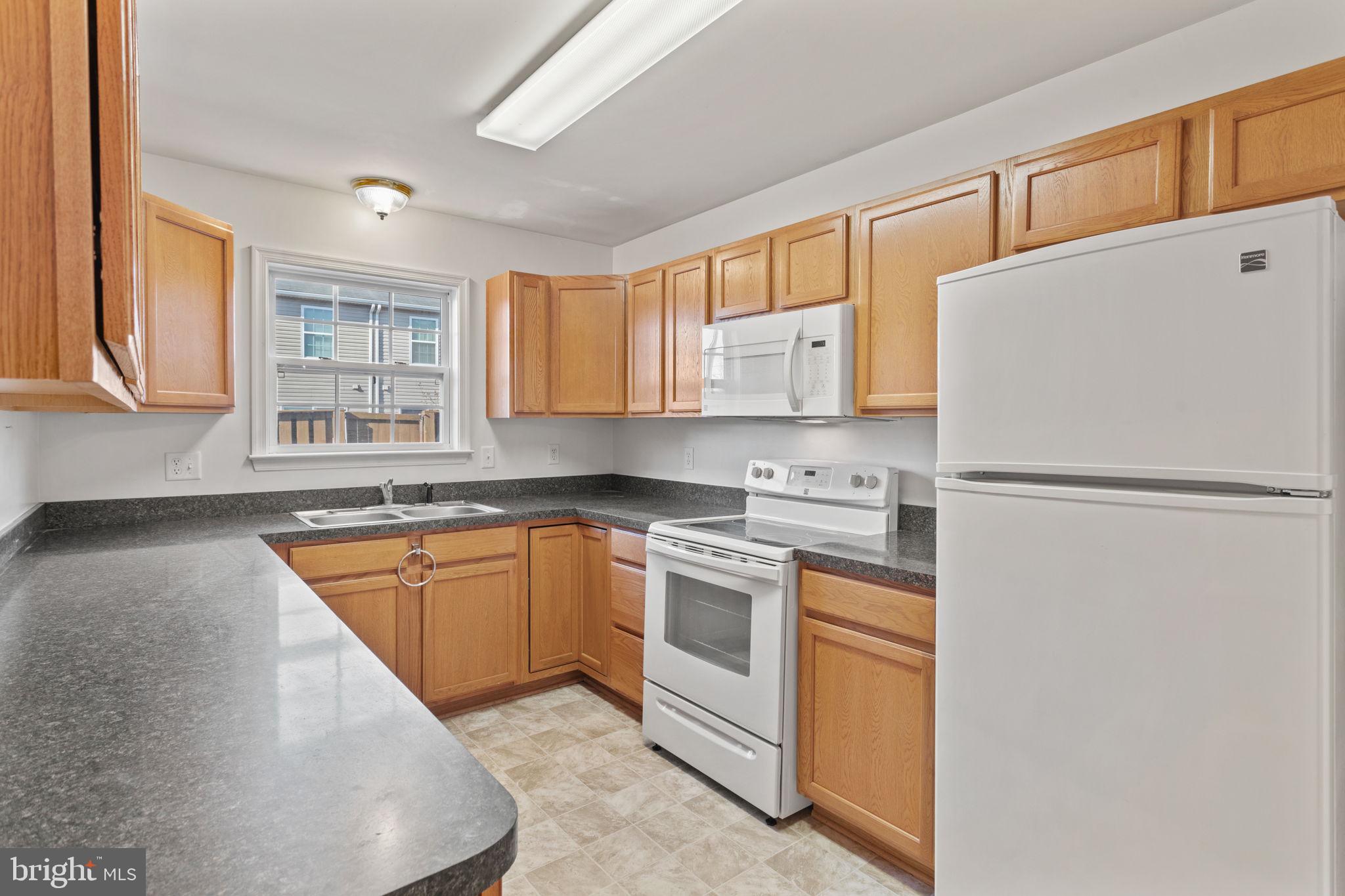 TOWNES OF RIDGEWAY - Residential