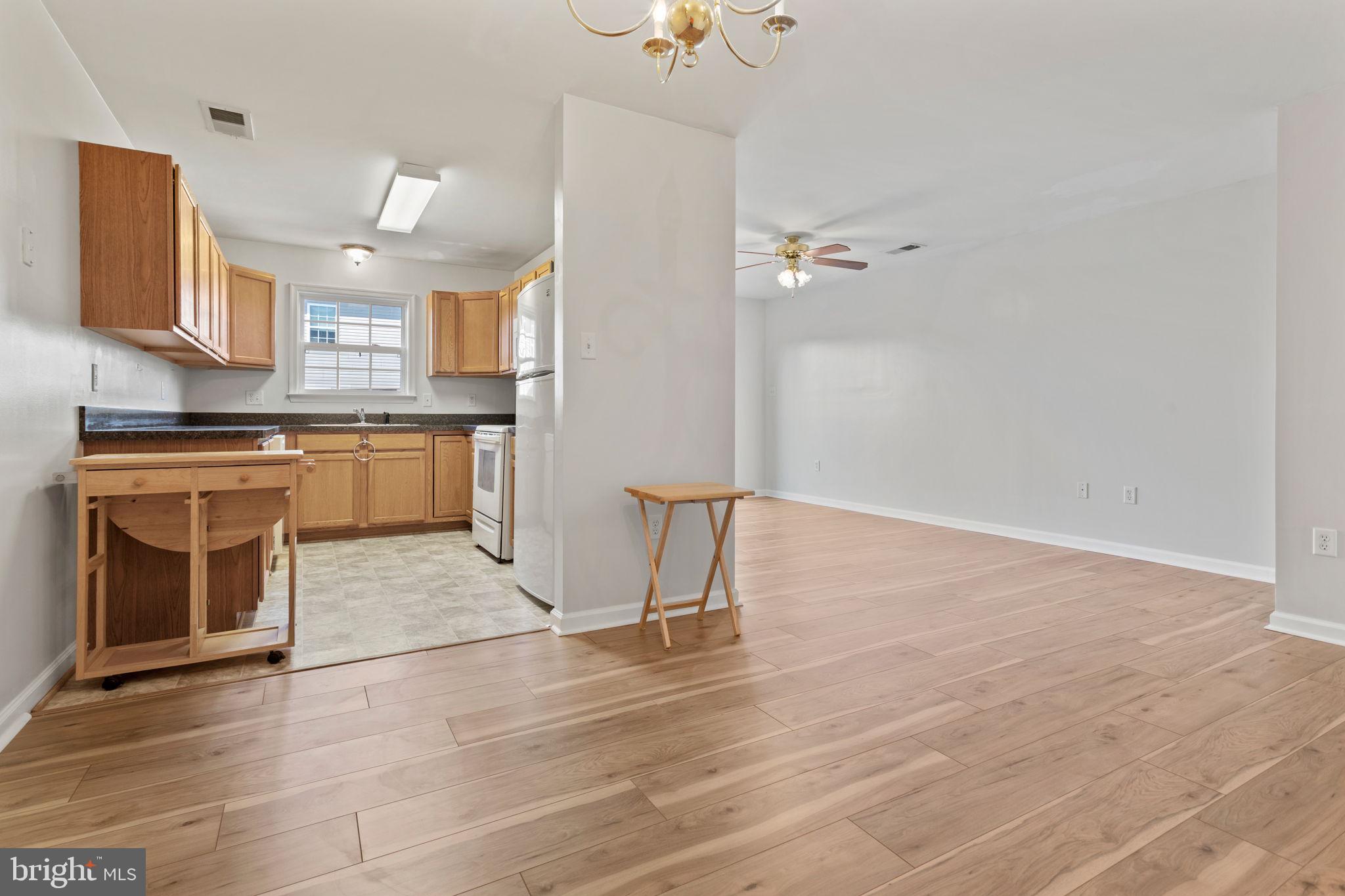 TOWNES OF RIDGEWAY - Residential