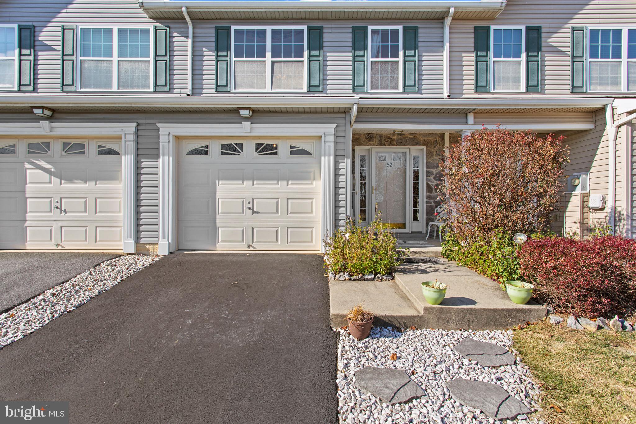 TOWNES OF RIDGEWAY - Residential