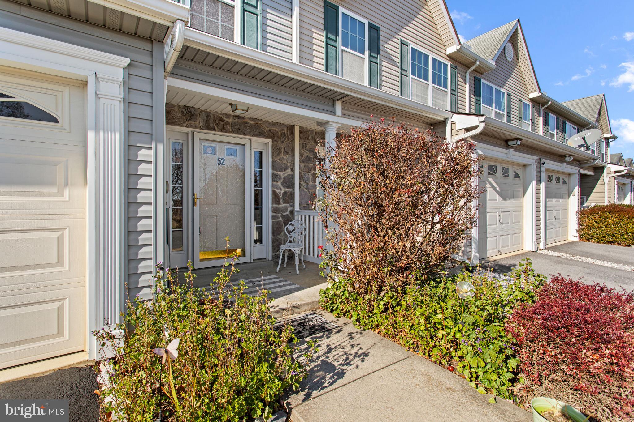 TOWNES OF RIDGEWAY - Residential