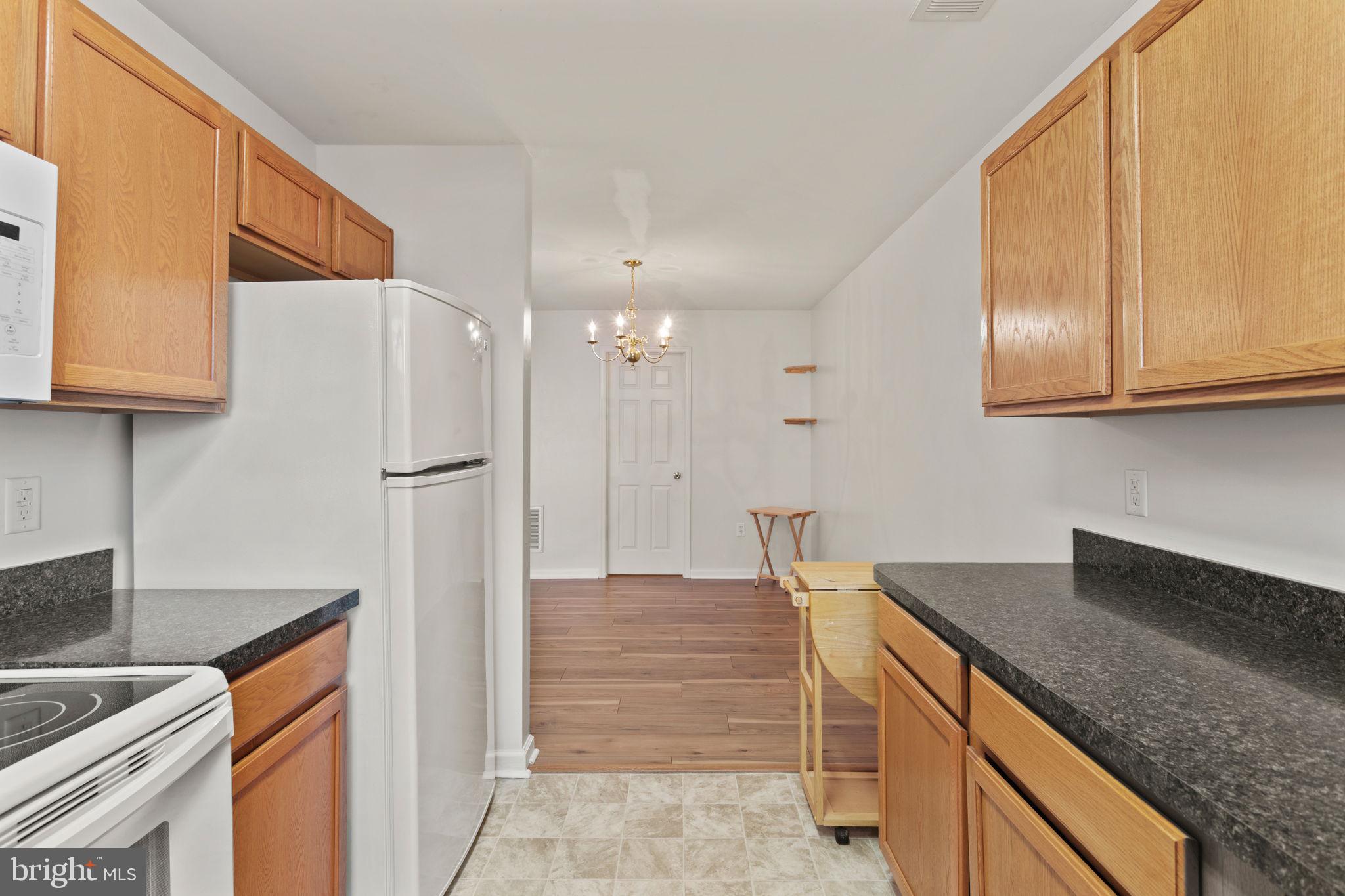 TOWNES OF RIDGEWAY - Residential