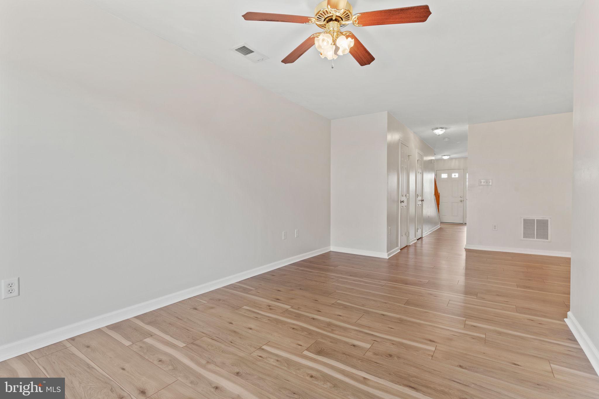 TOWNES OF RIDGEWAY - Residential