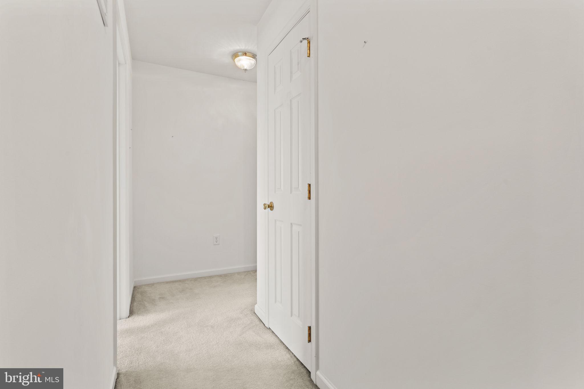 TOWNES OF RIDGEWAY - Residential