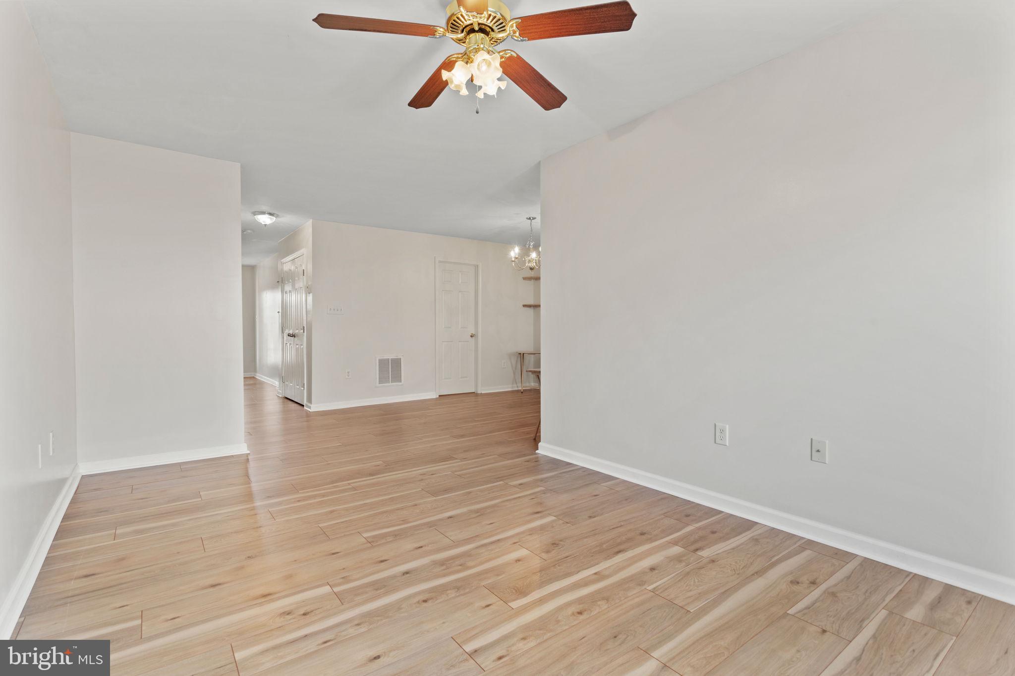 TOWNES OF RIDGEWAY - Residential