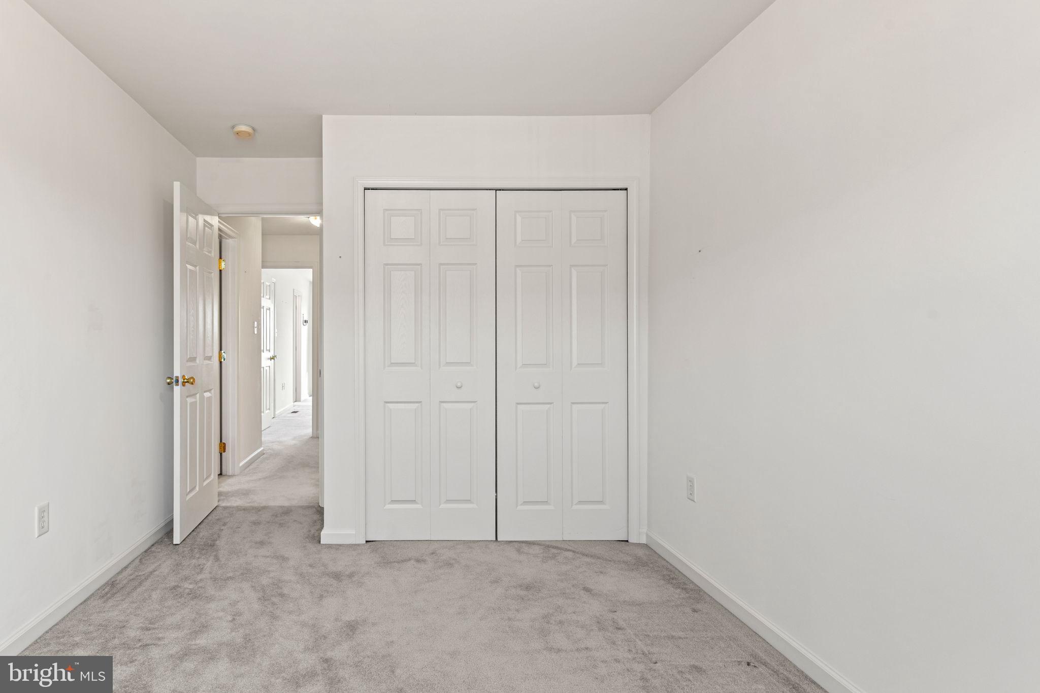 TOWNES OF RIDGEWAY - Residential