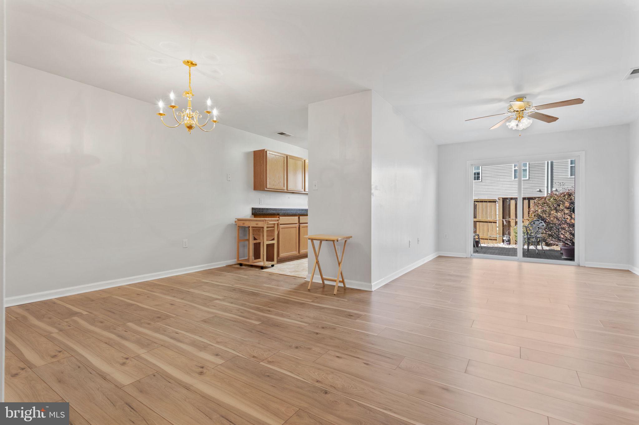 TOWNES OF RIDGEWAY - Residential