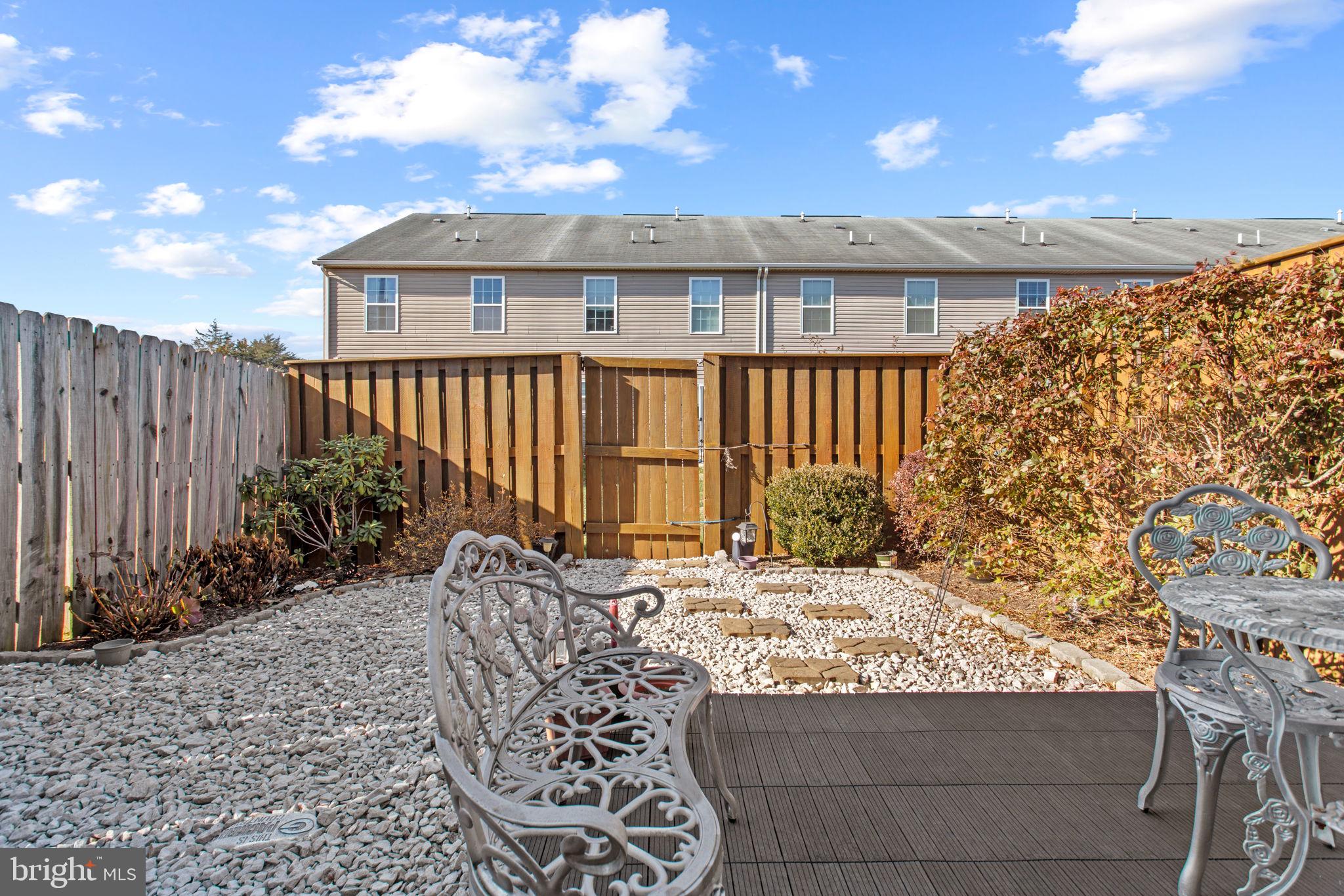 TOWNES OF RIDGEWAY - Residential