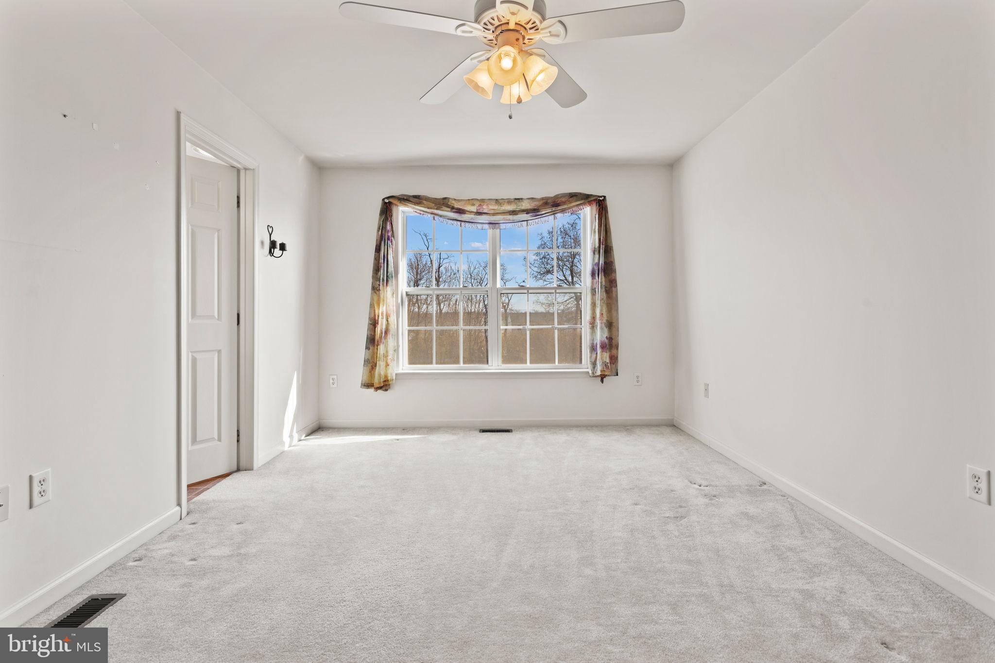 TOWNES OF RIDGEWAY - Residential