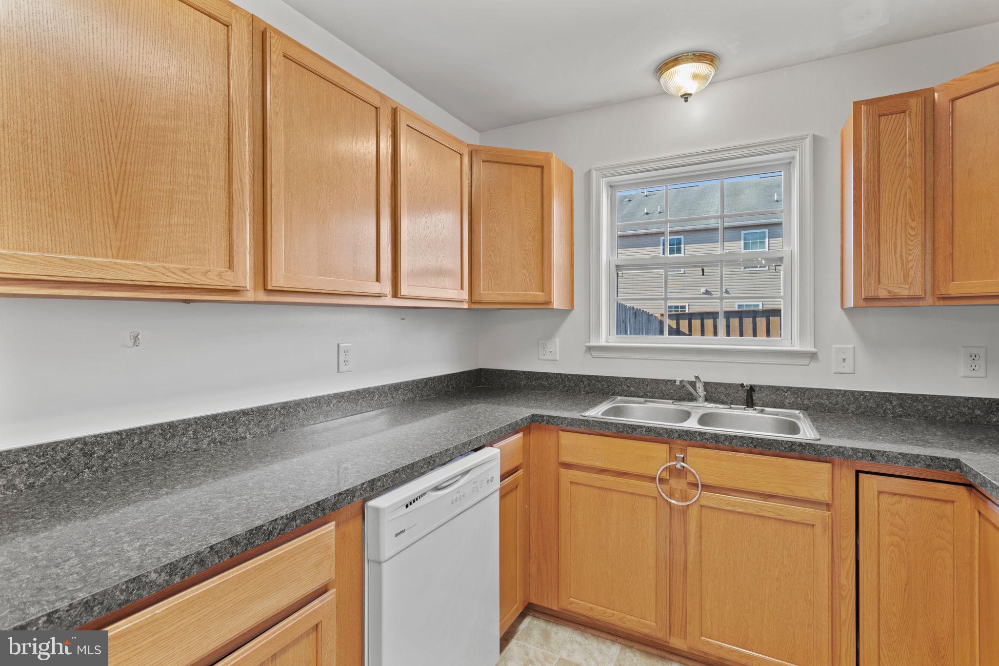 TOWNES OF RIDGEWAY - Residential