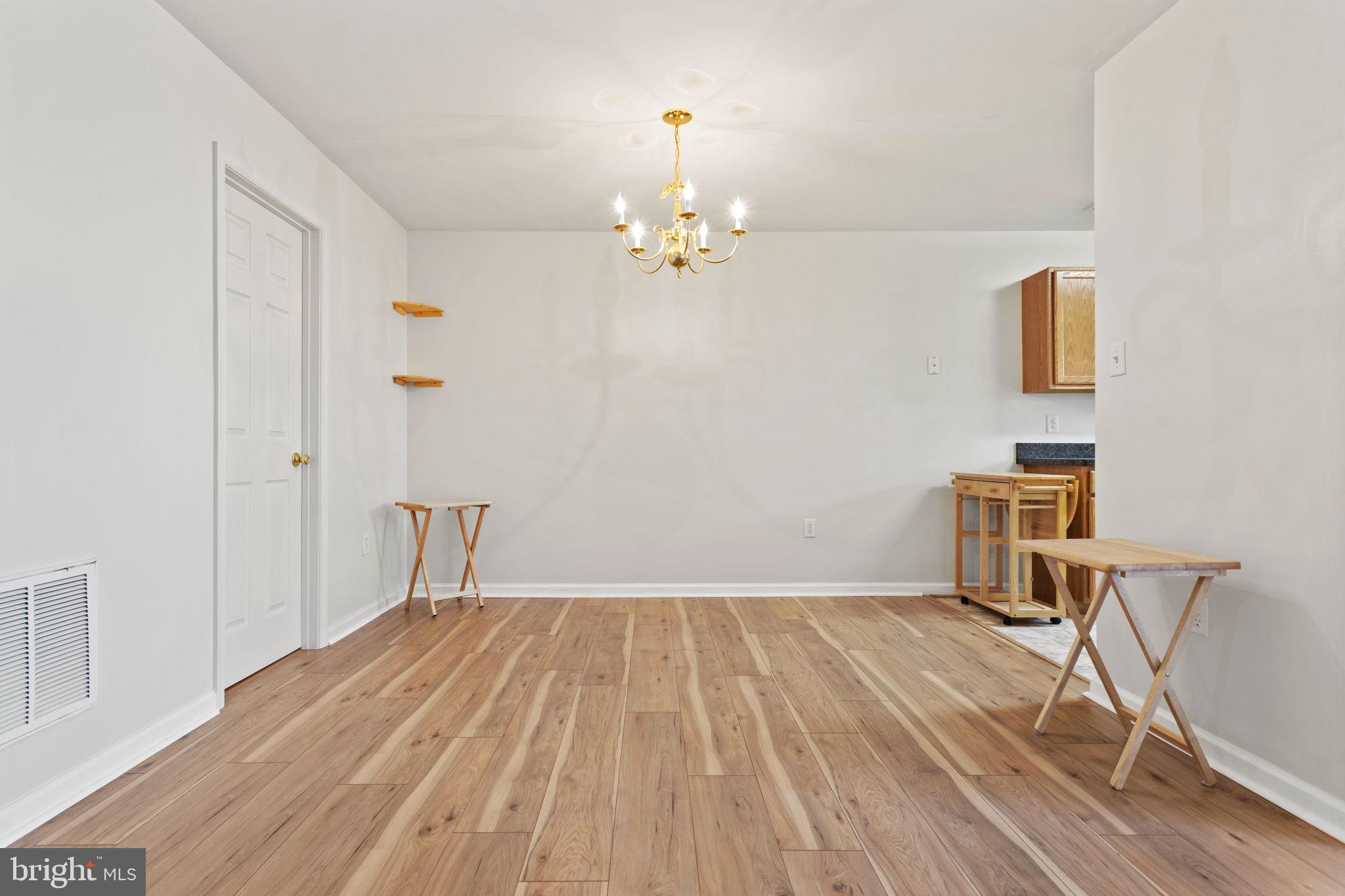 TOWNES OF RIDGEWAY - Residential