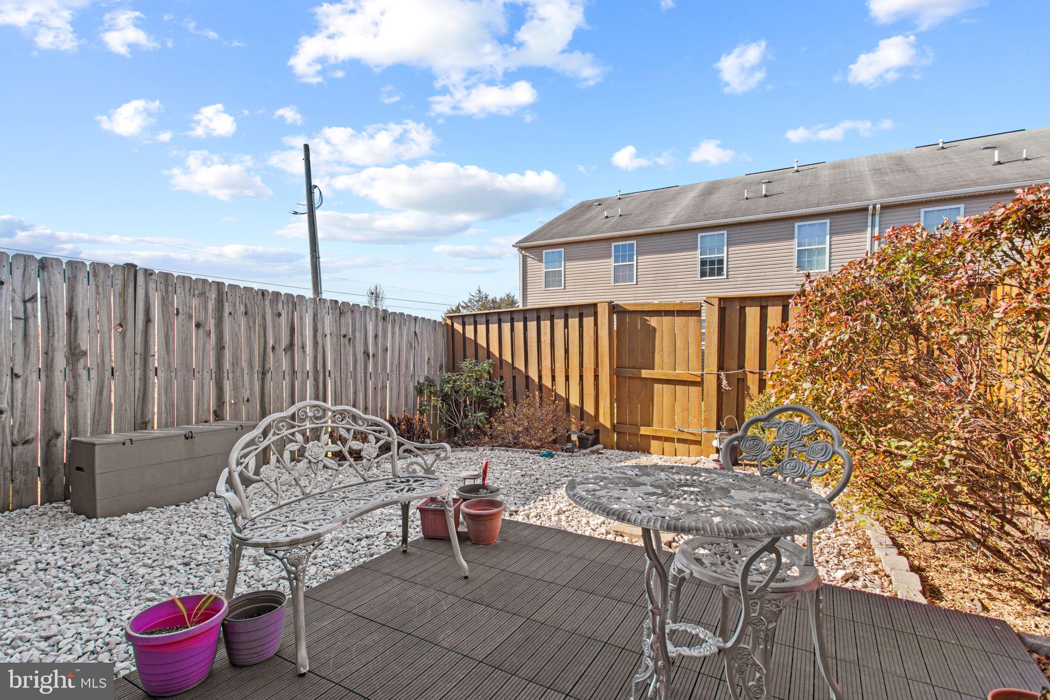 TOWNES OF RIDGEWAY - Residential