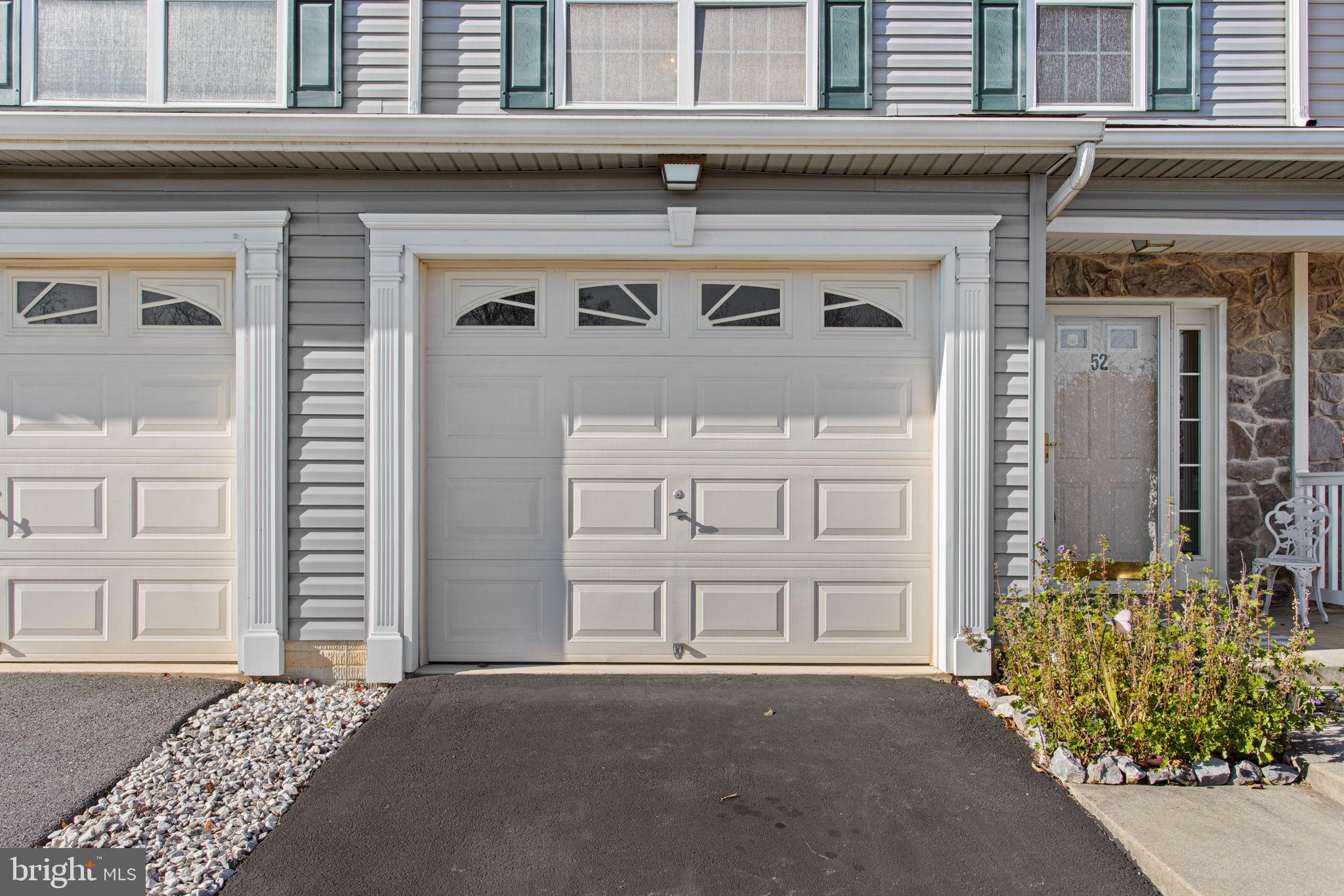 TOWNES OF RIDGEWAY - Residential