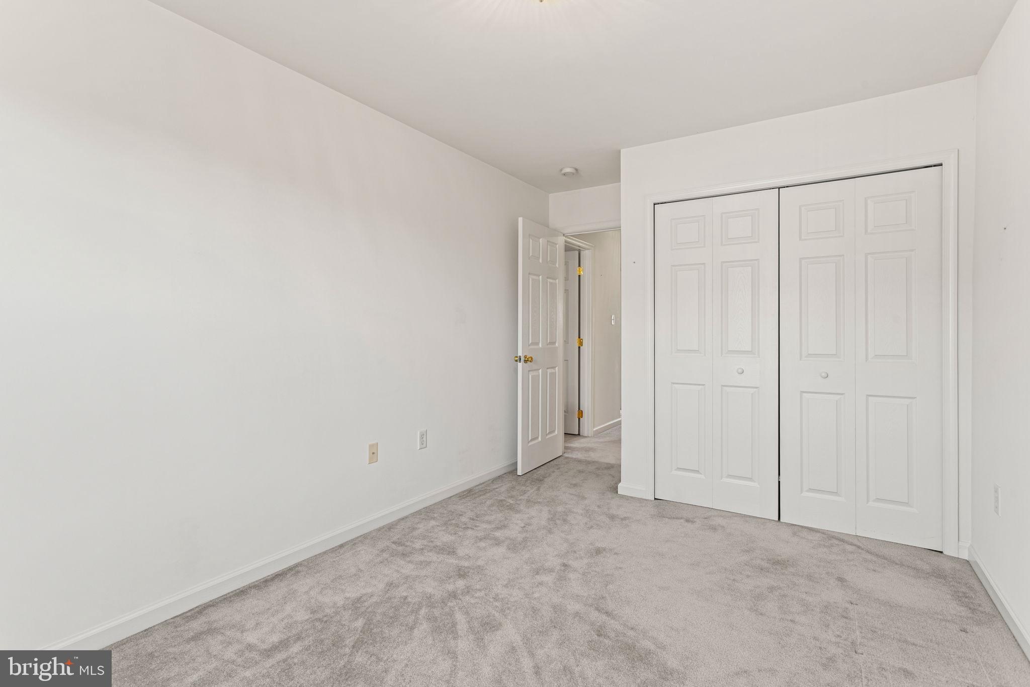 TOWNES OF RIDGEWAY - Residential