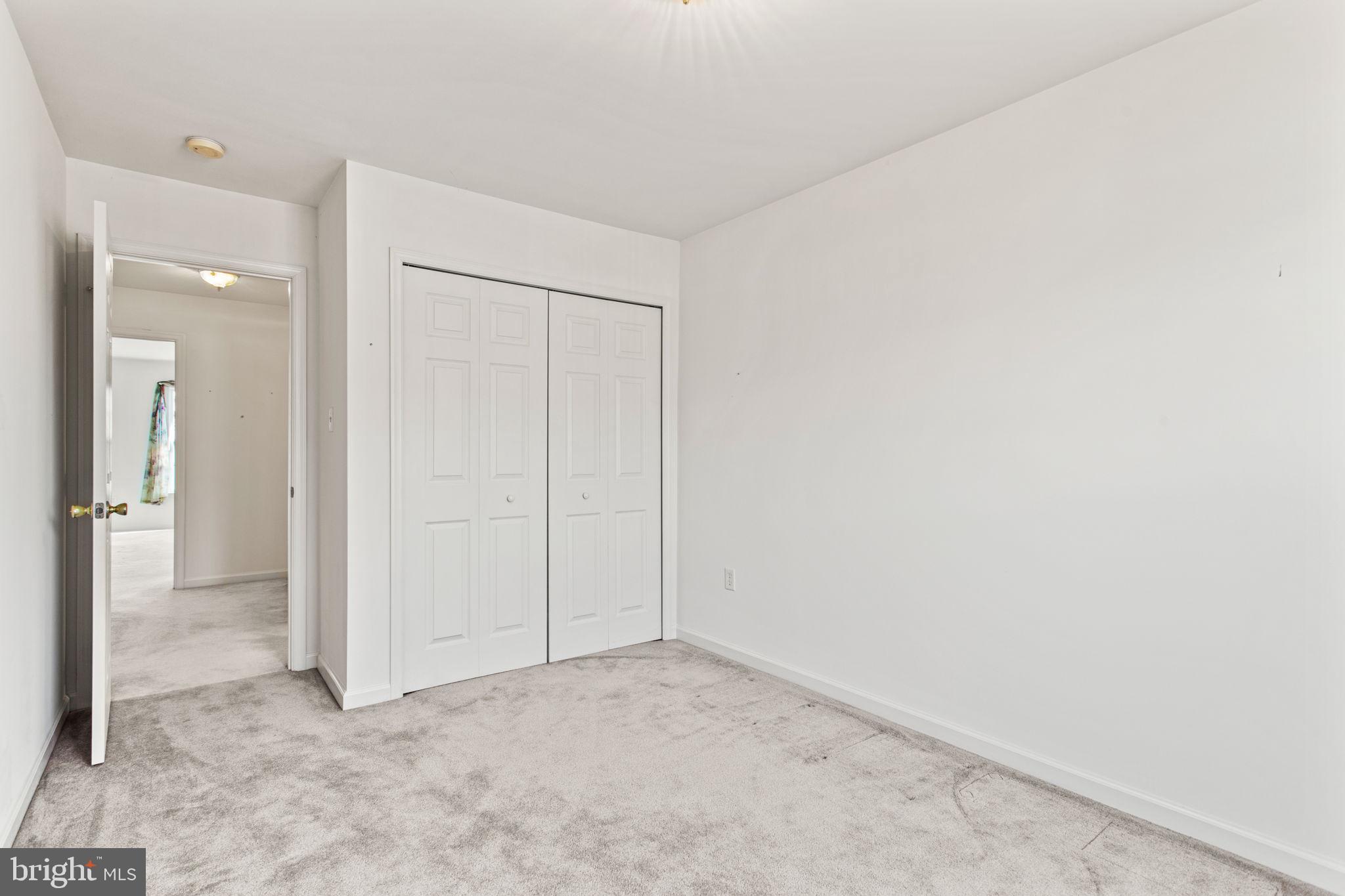 TOWNES OF RIDGEWAY - Residential