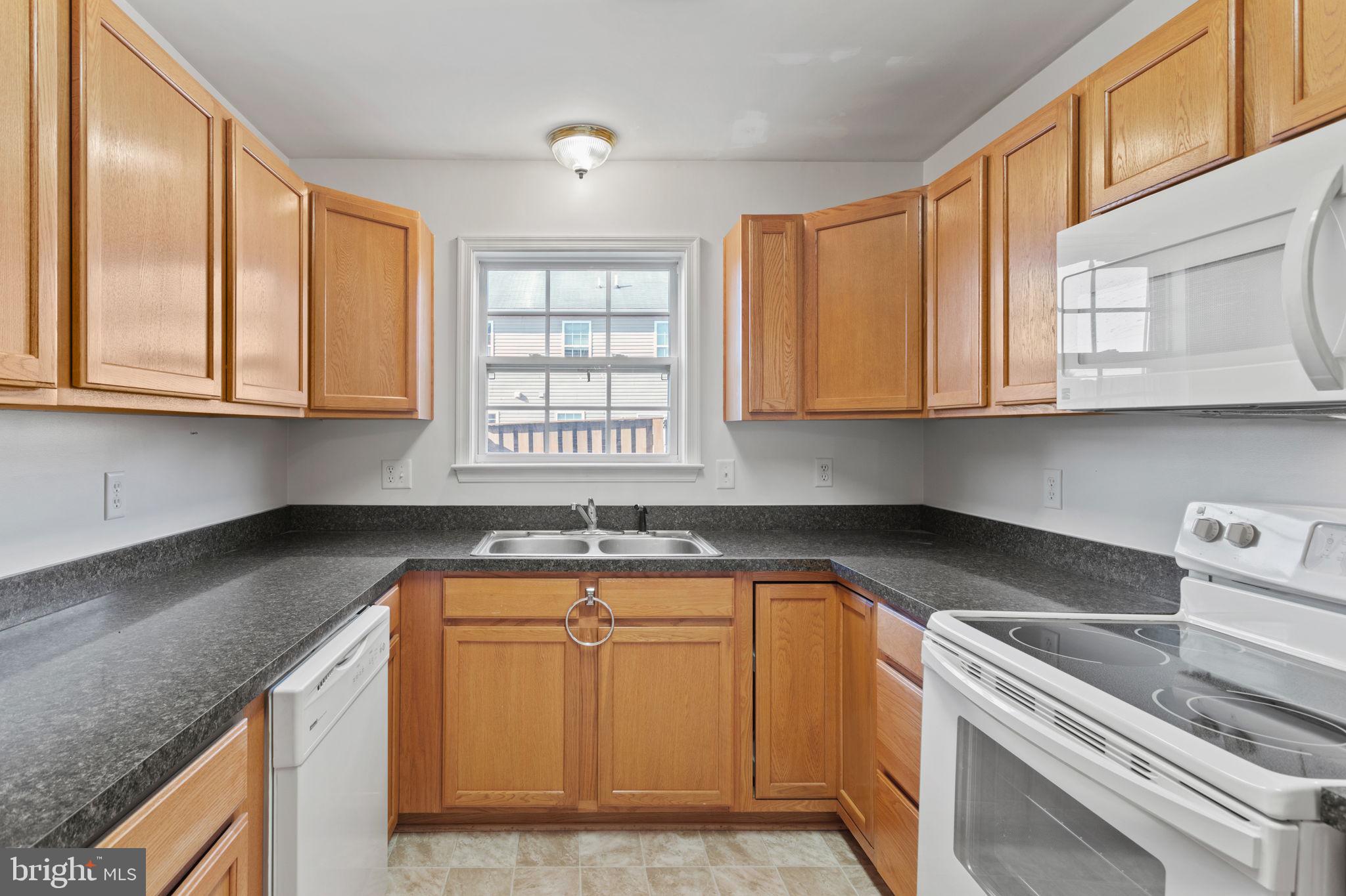 TOWNES OF RIDGEWAY - Residential