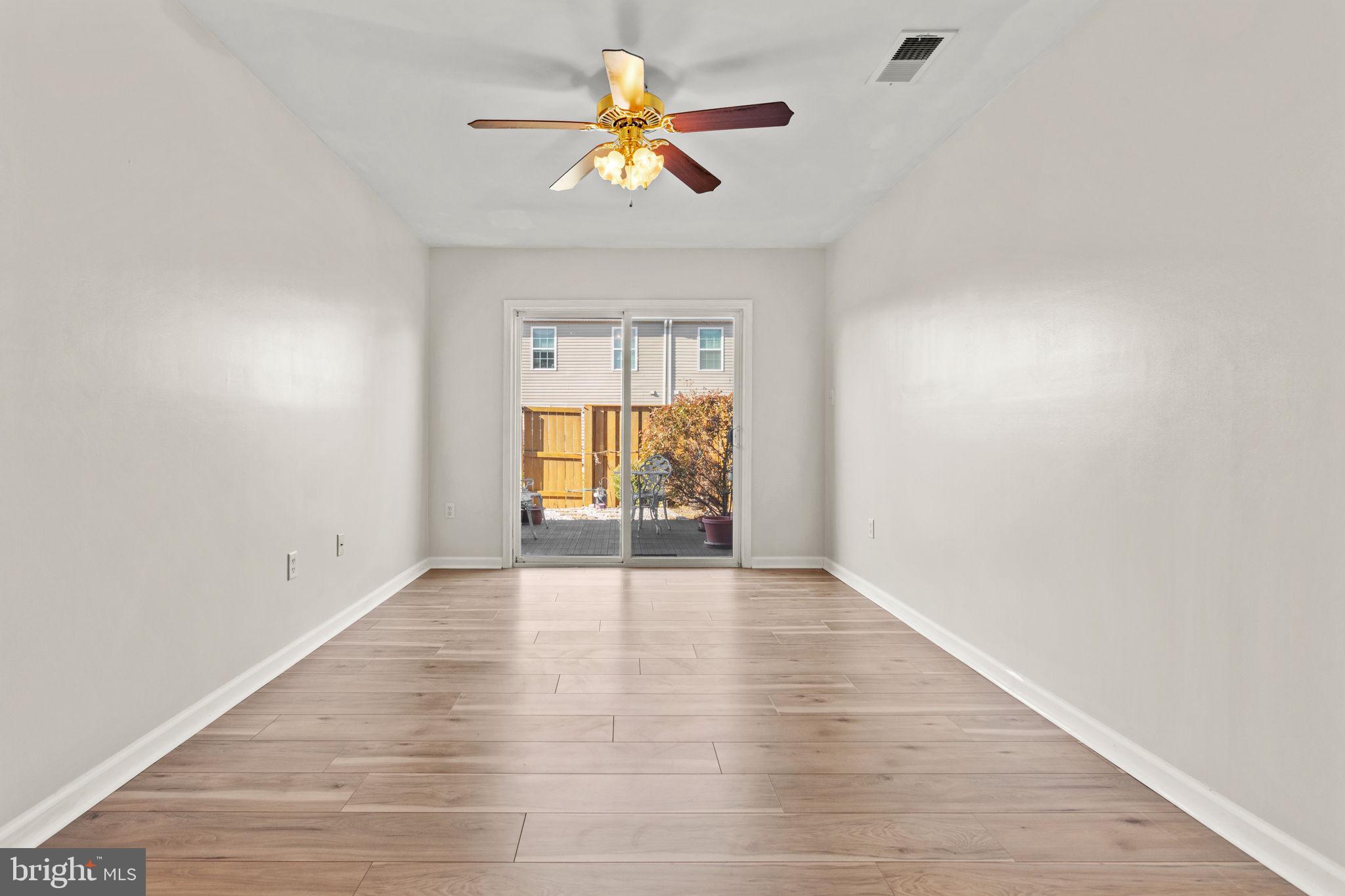 TOWNES OF RIDGEWAY - Residential