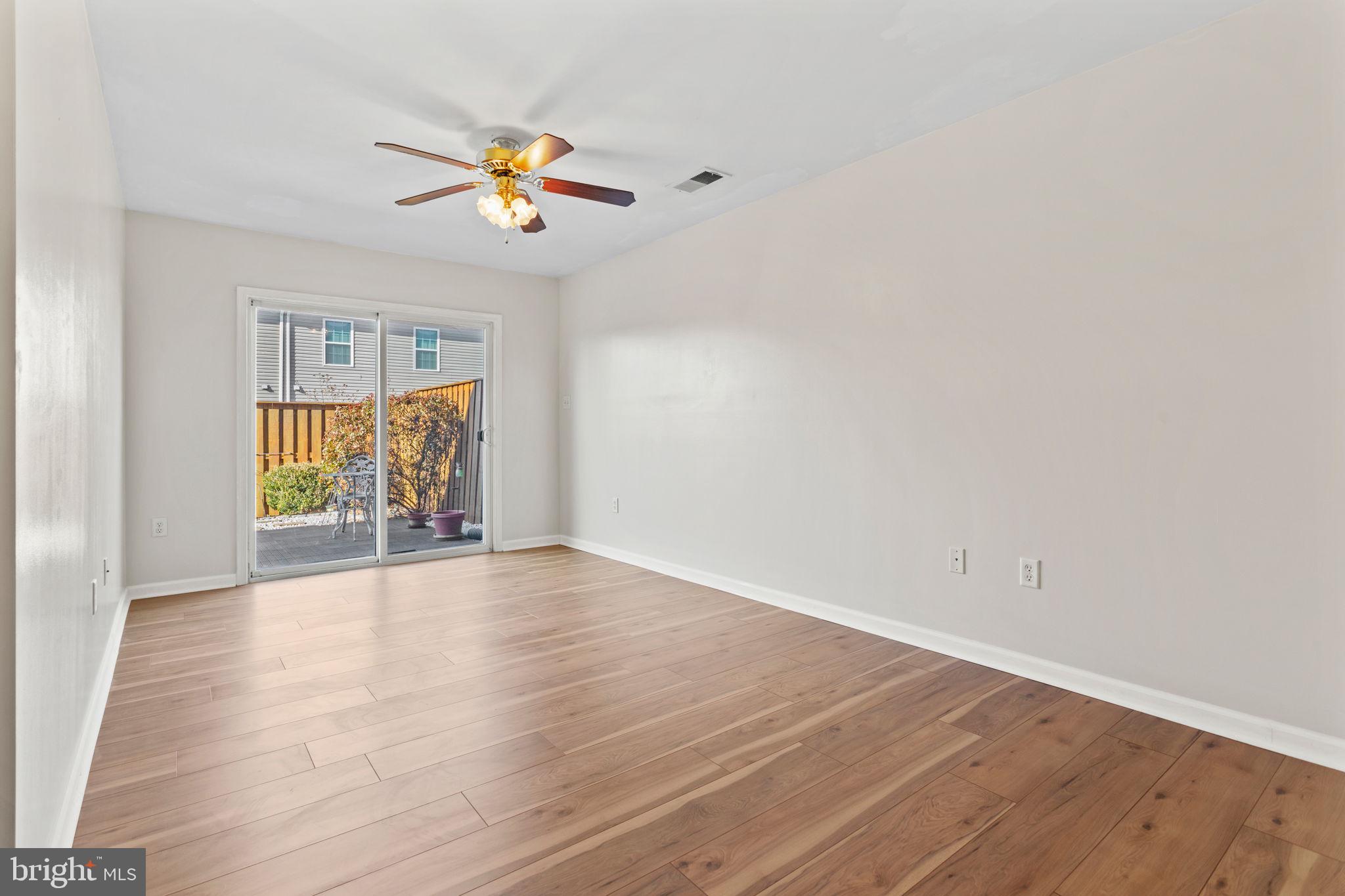 TOWNES OF RIDGEWAY - Residential