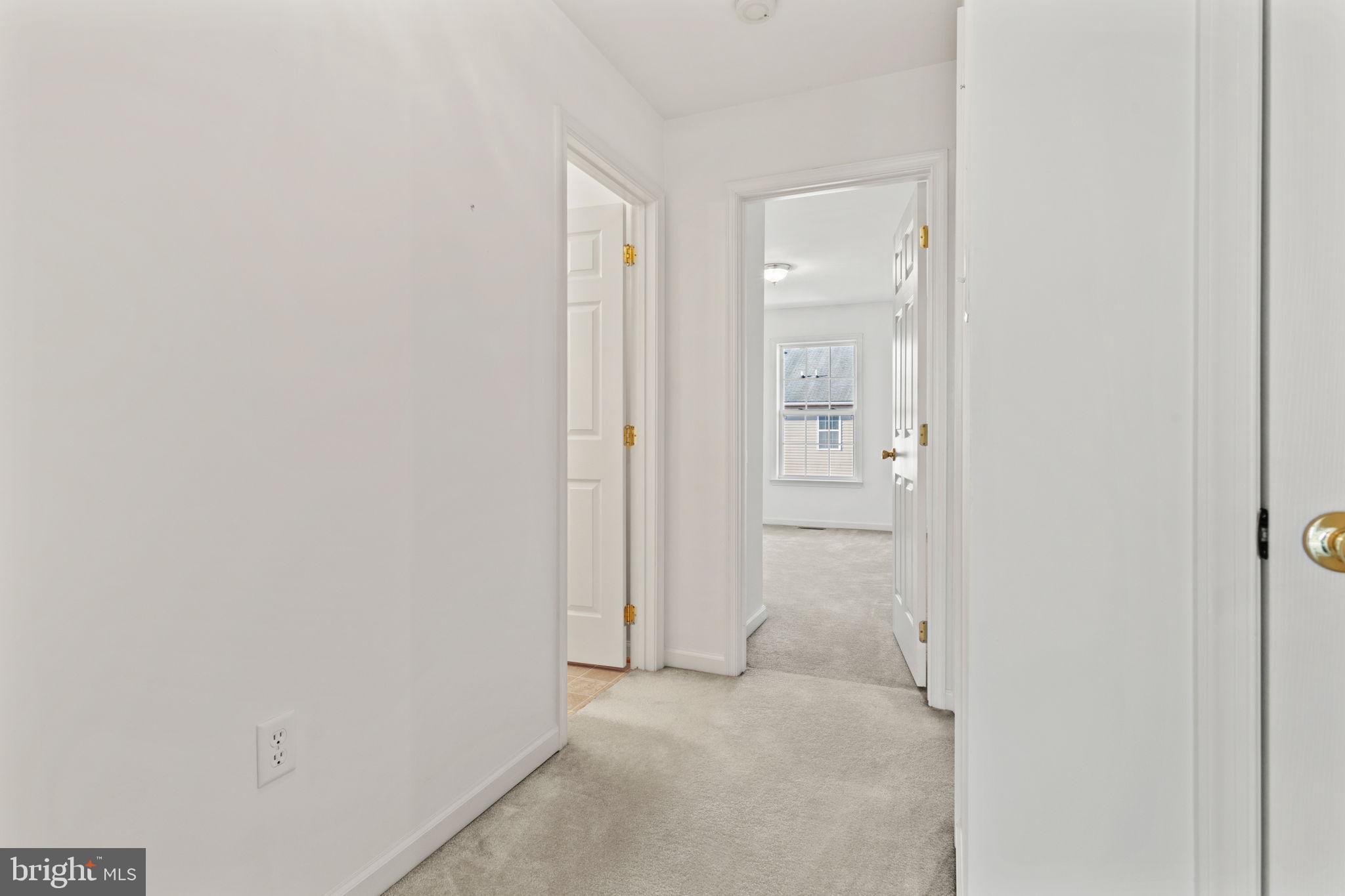 TOWNES OF RIDGEWAY - Residential