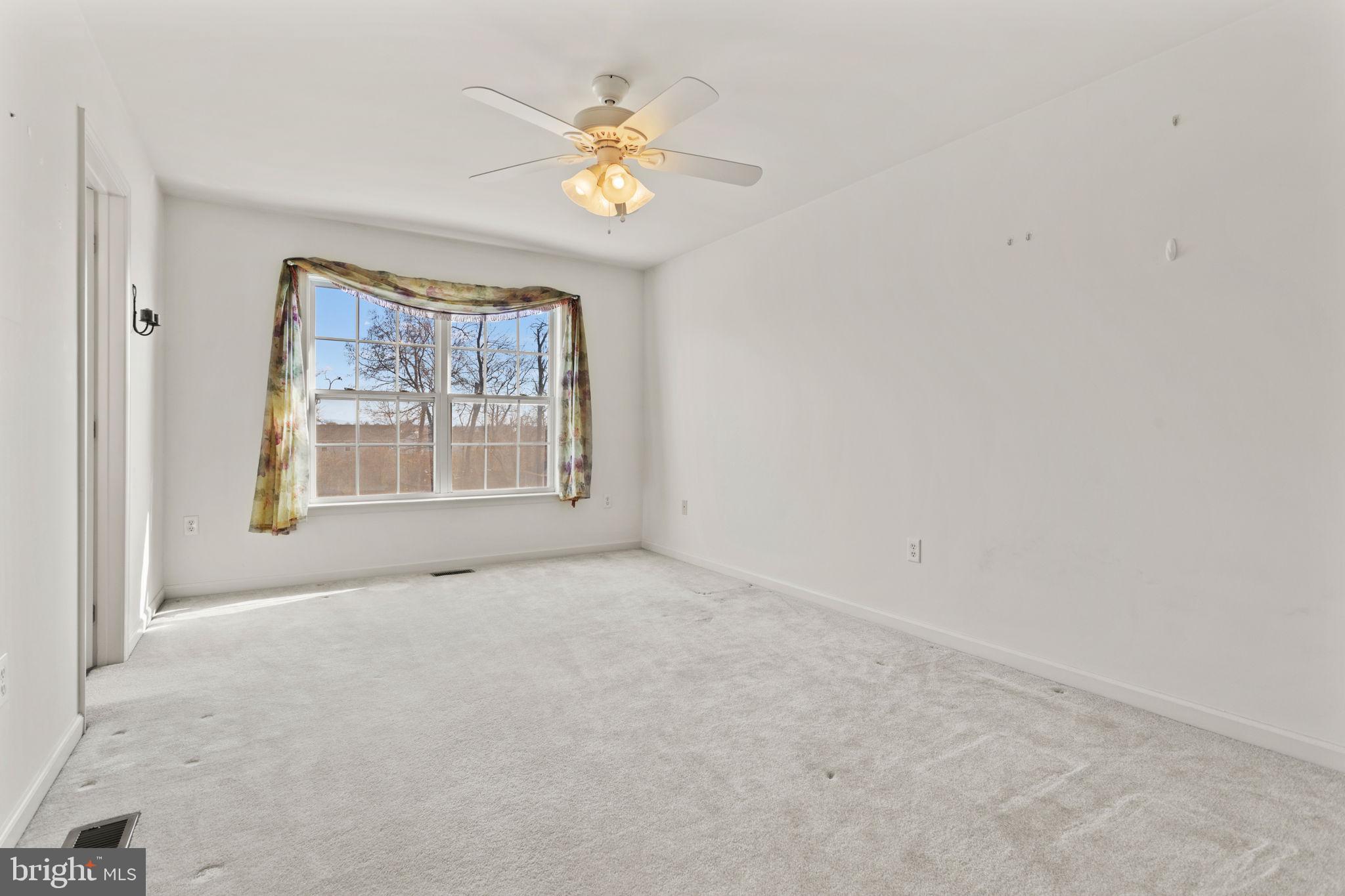 TOWNES OF RIDGEWAY - Residential