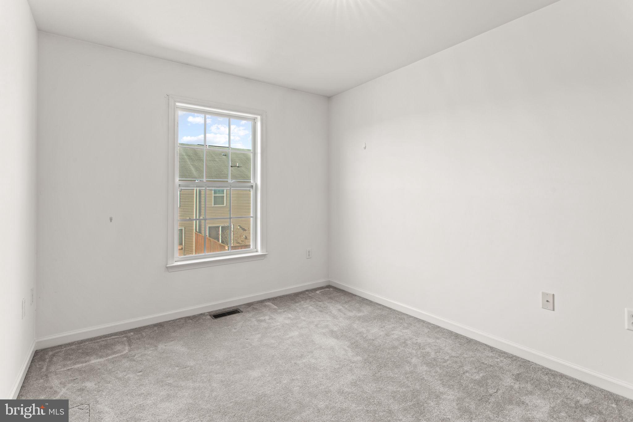 TOWNES OF RIDGEWAY - Residential