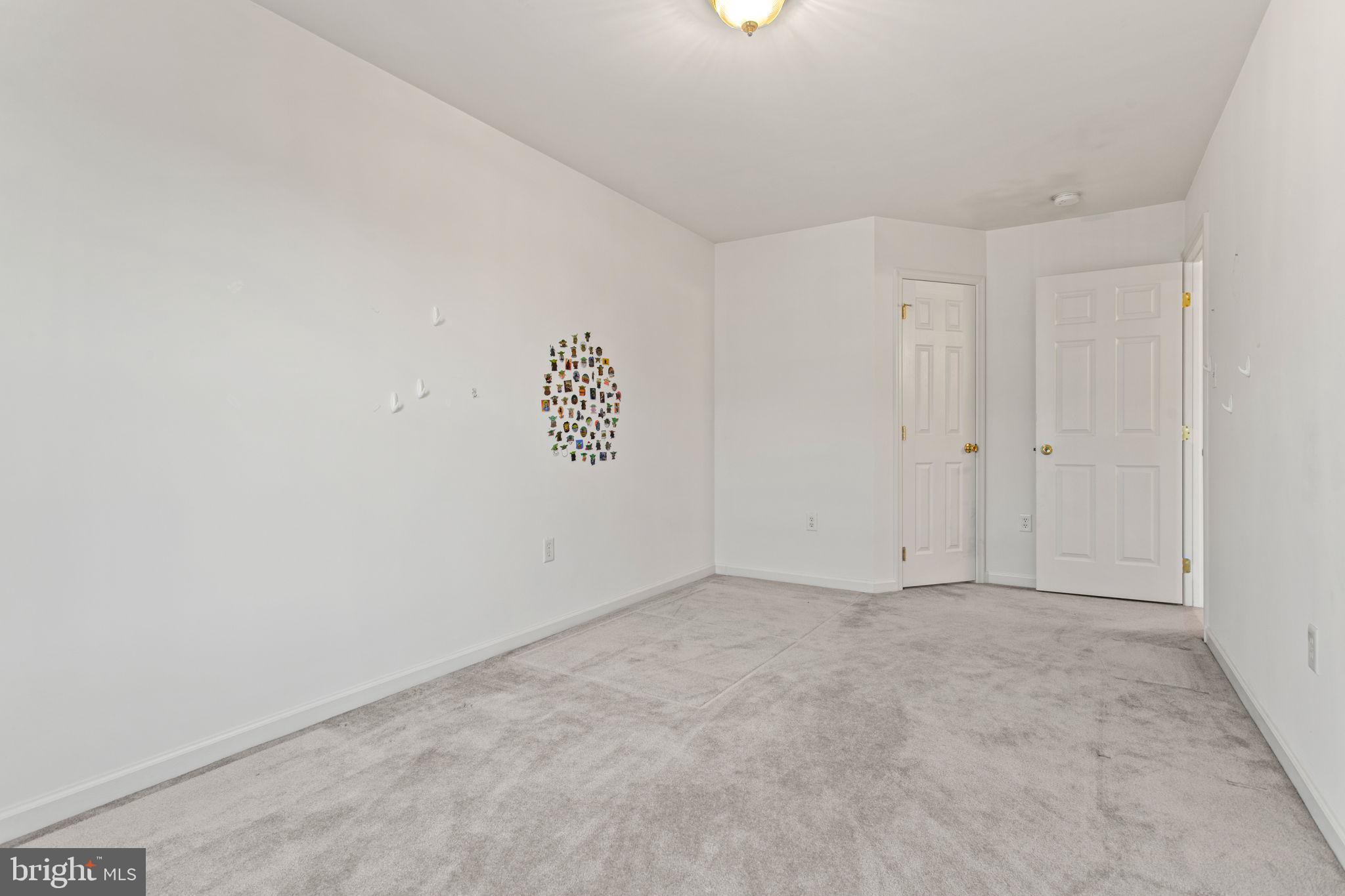 TOWNES OF RIDGEWAY - Residential