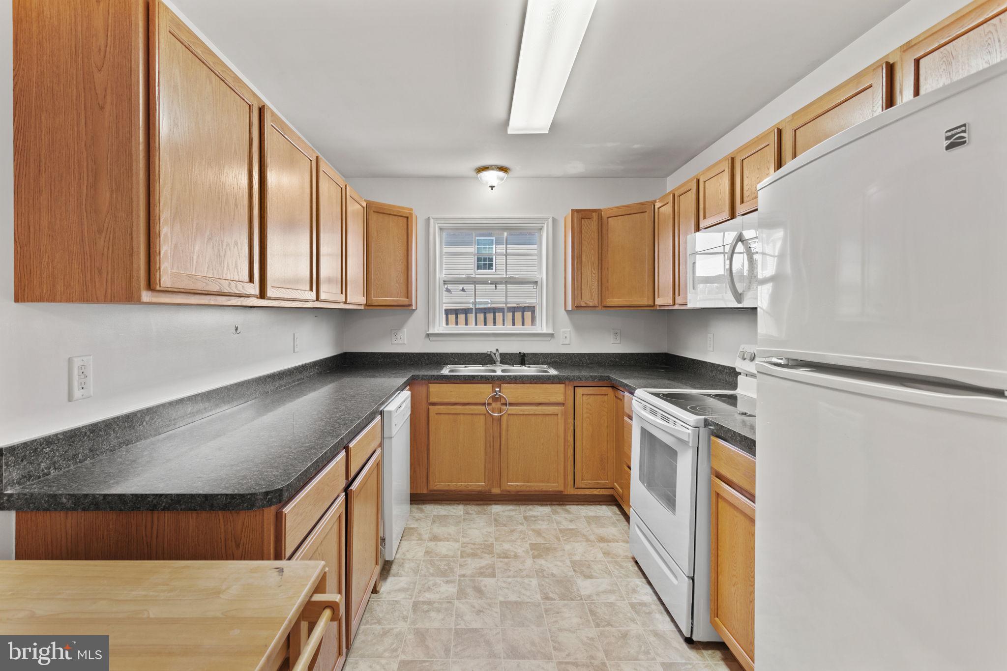 TOWNES OF RIDGEWAY - Residential