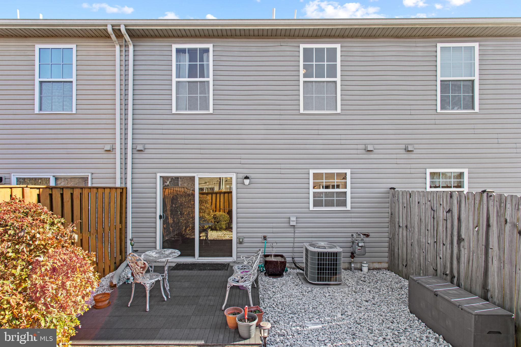 TOWNES OF RIDGEWAY - Residential