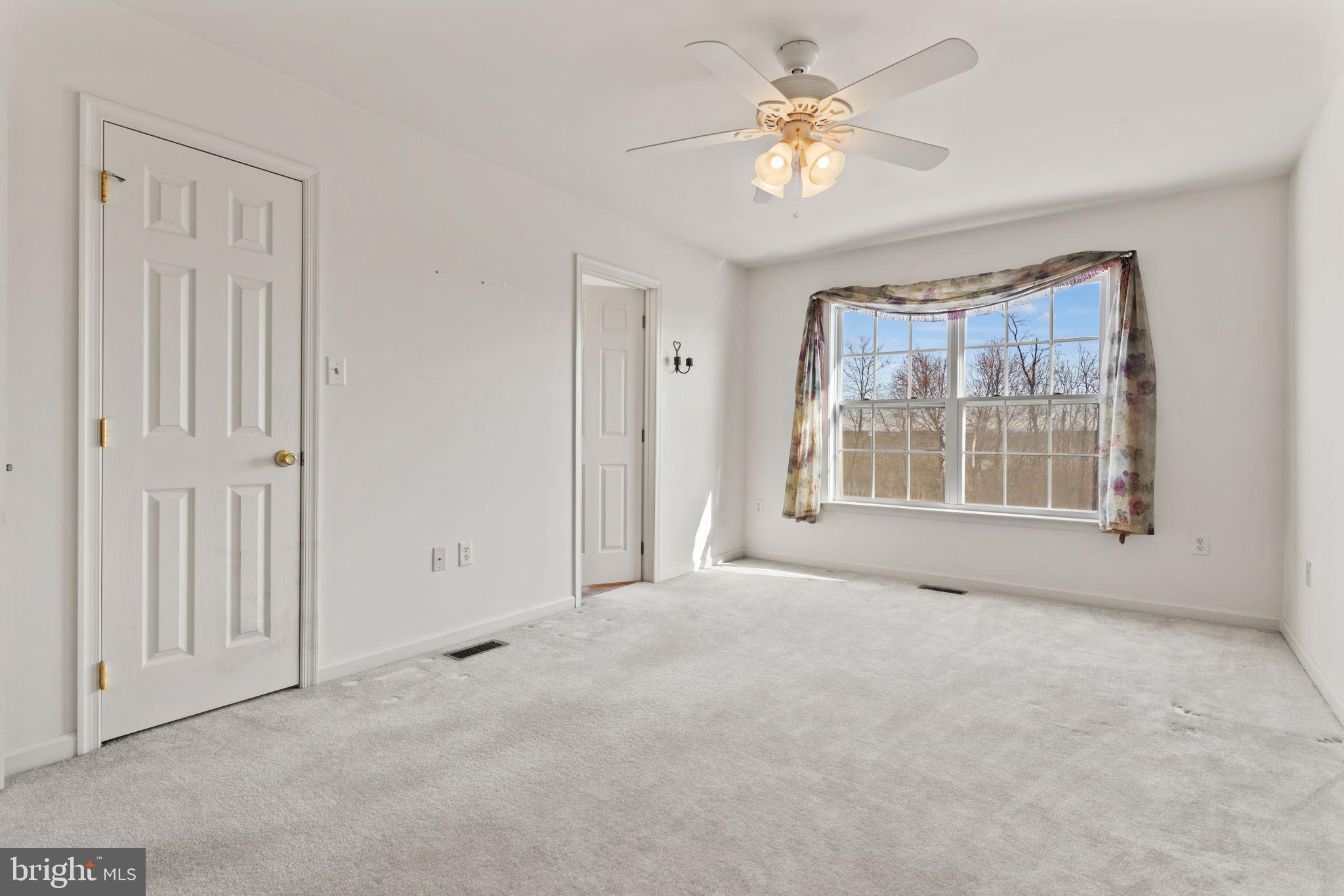 TOWNES OF RIDGEWAY - Residential