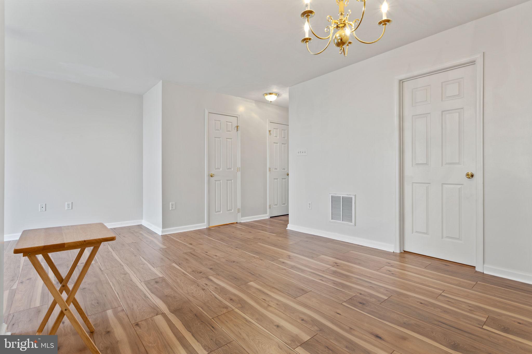 TOWNES OF RIDGEWAY - Residential