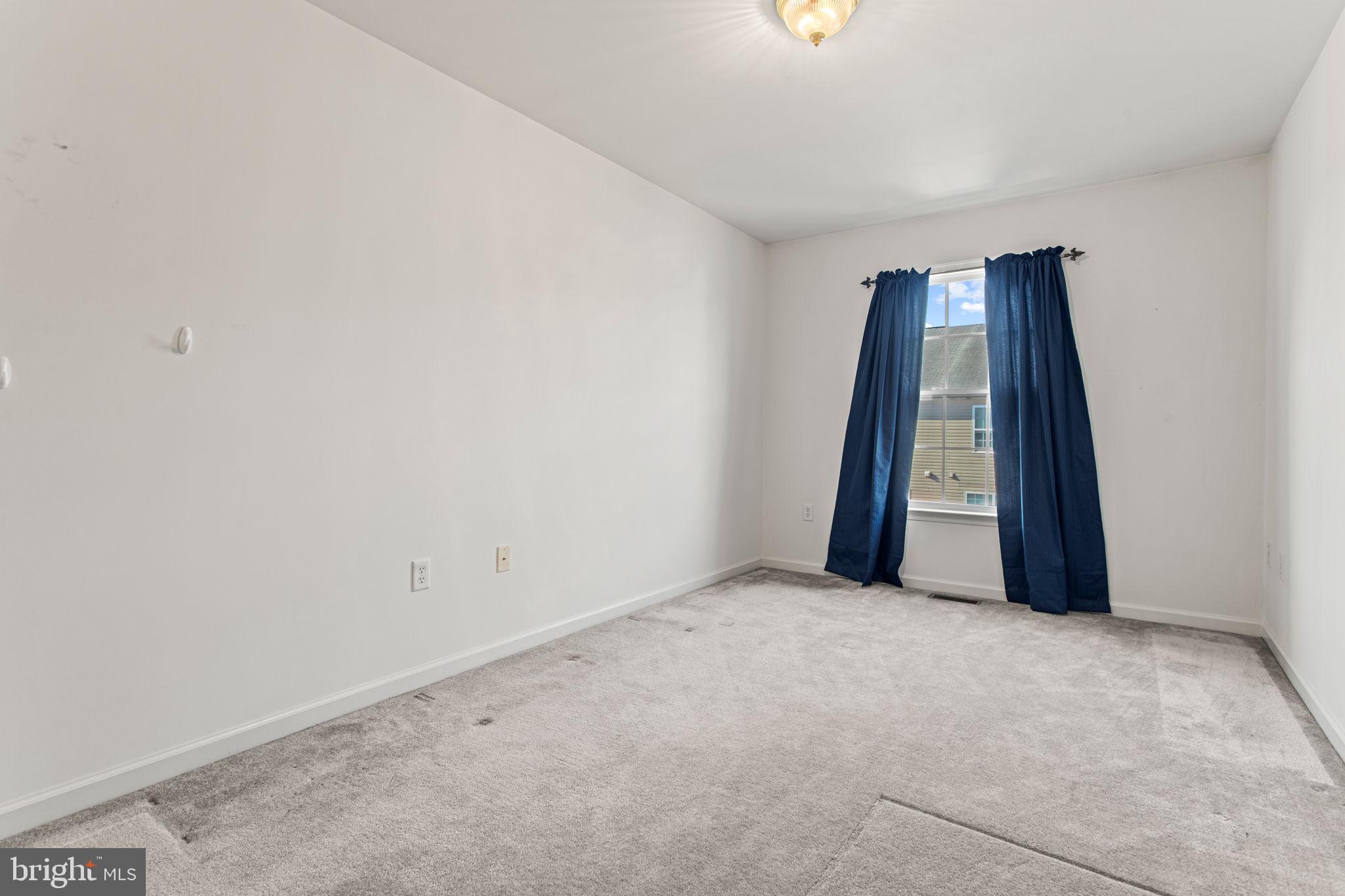 TOWNES OF RIDGEWAY - Residential