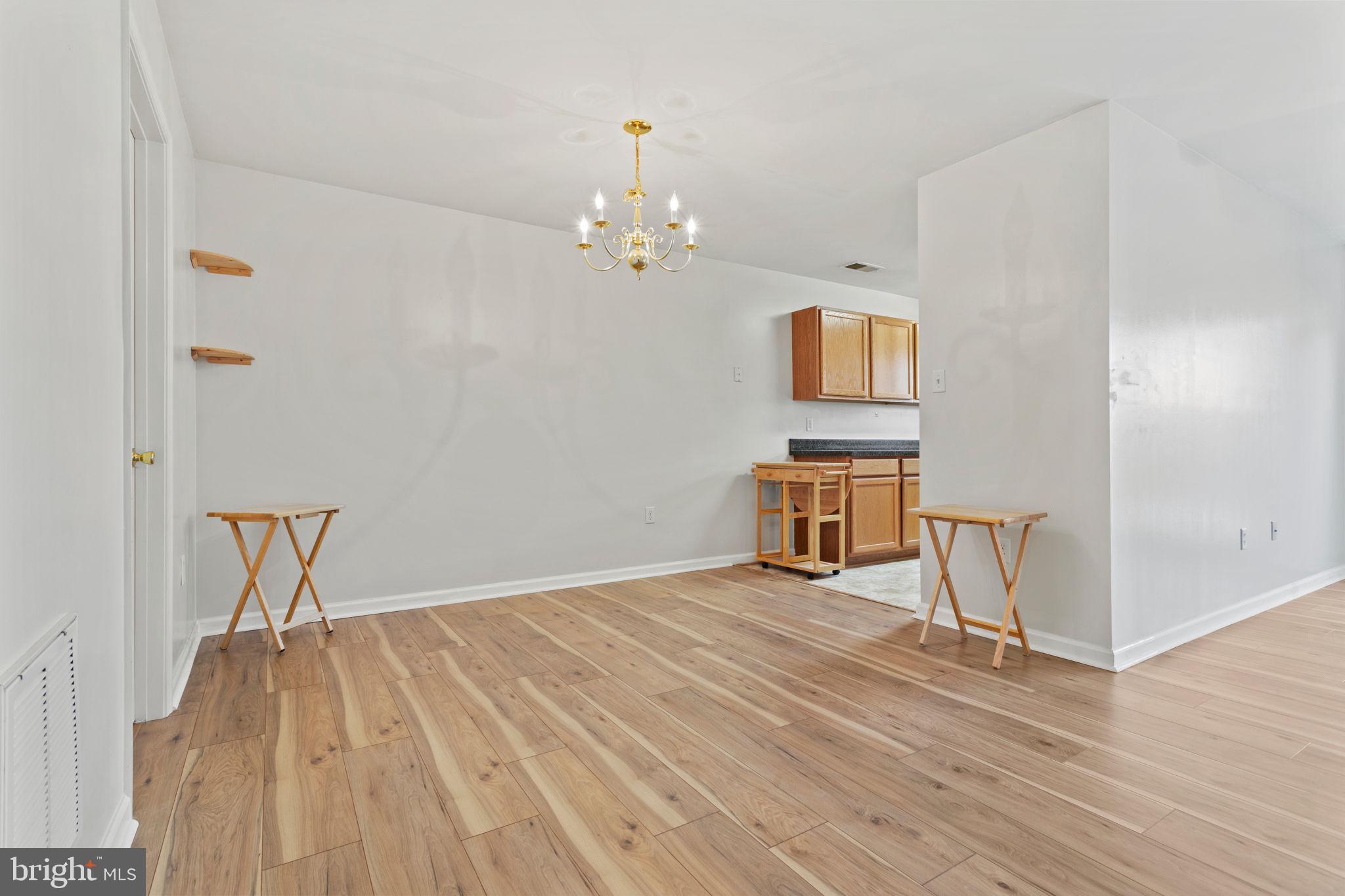 TOWNES OF RIDGEWAY - Residential