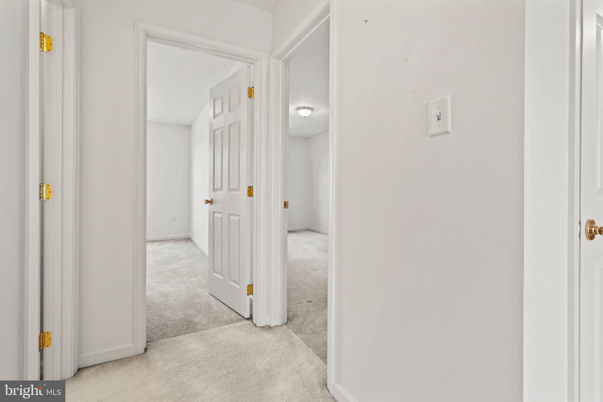 TOWNES OF RIDGEWAY - Residential