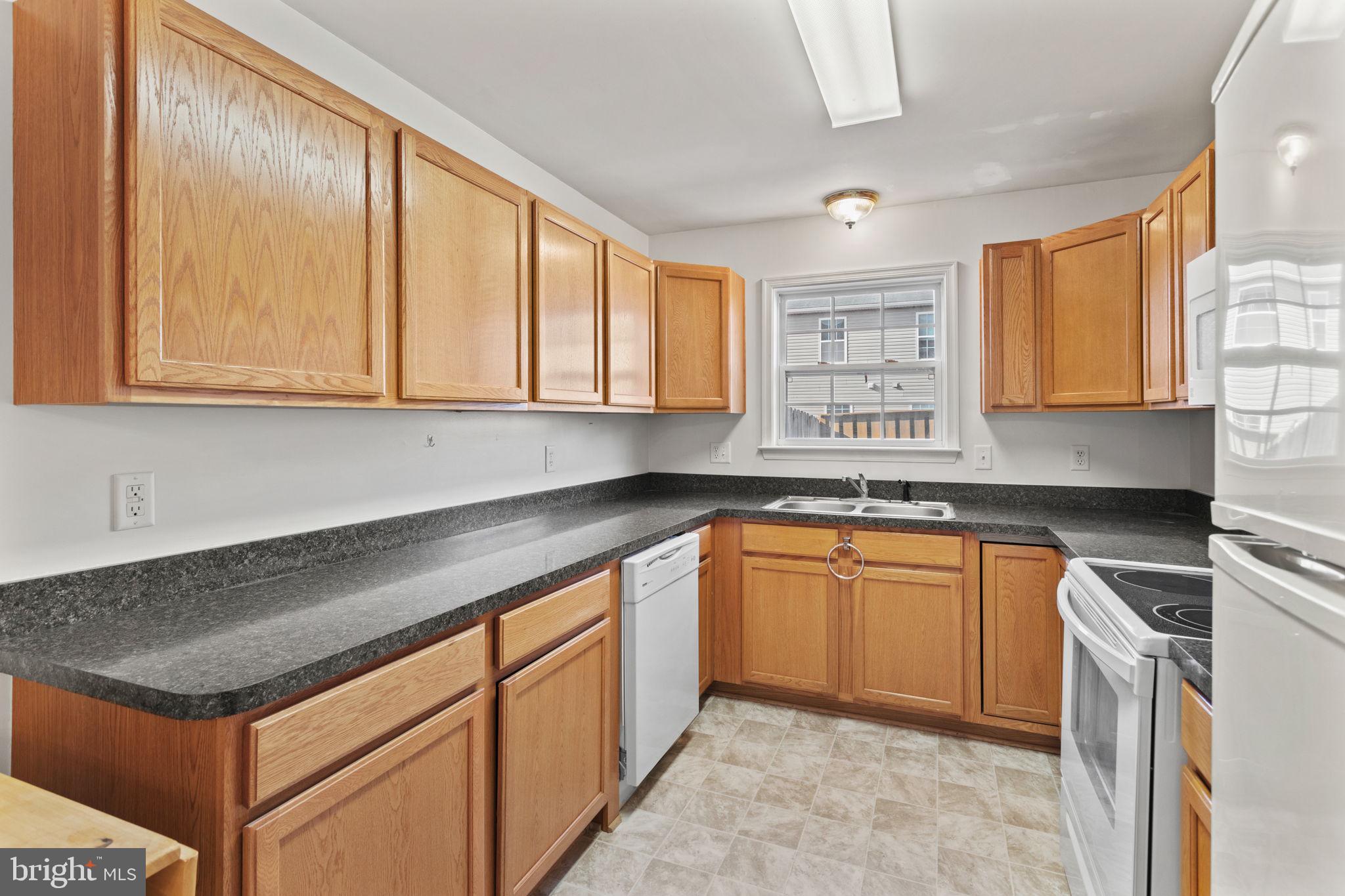 TOWNES OF RIDGEWAY - Residential