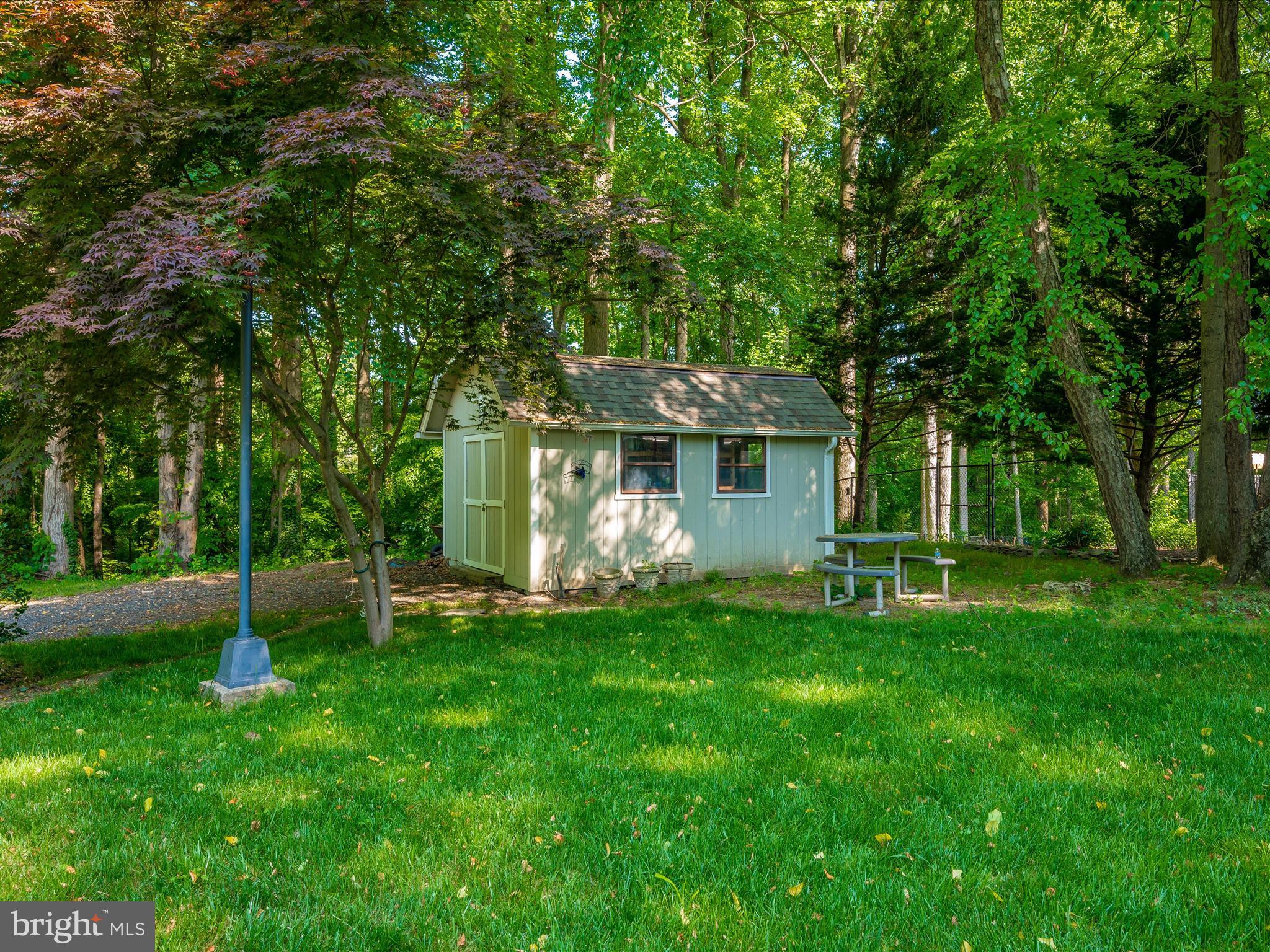 BROCK HALL - Residential